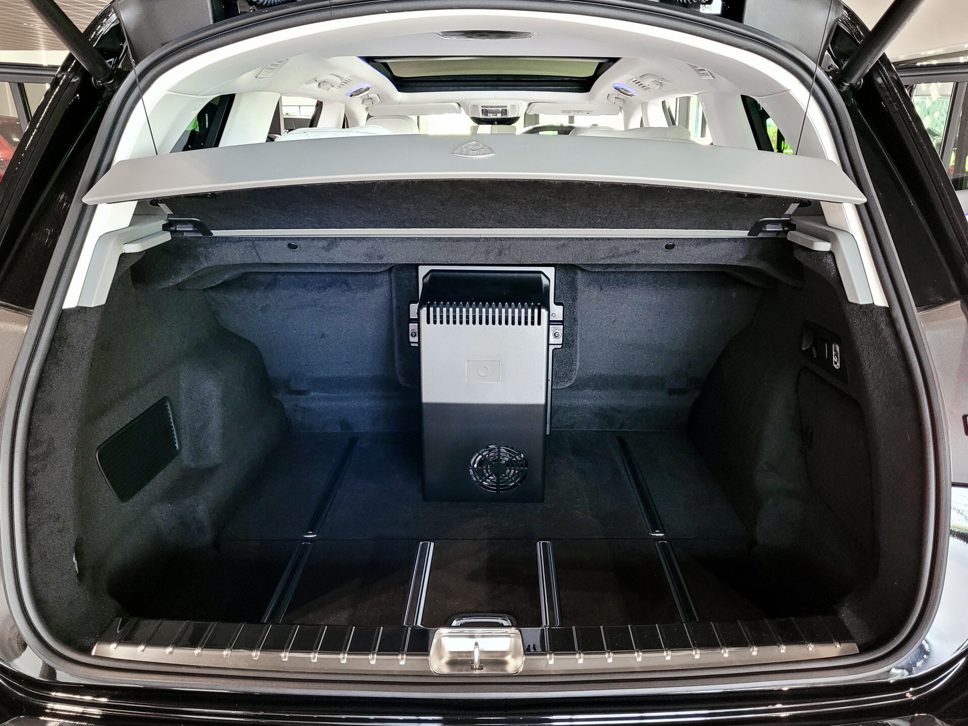 Mercedes-Benz GLS Maybach 600 4-M Manufaktur Crystal White | Full Options Foto 44