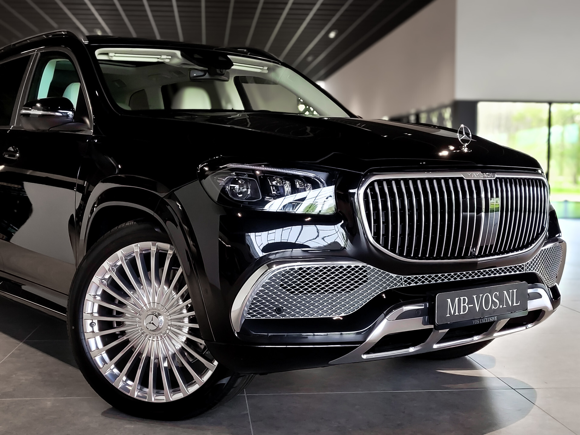 Mercedes-Benz GLS Maybach 600 4-M Manufaktur Crystal White | Full Options Foto 46