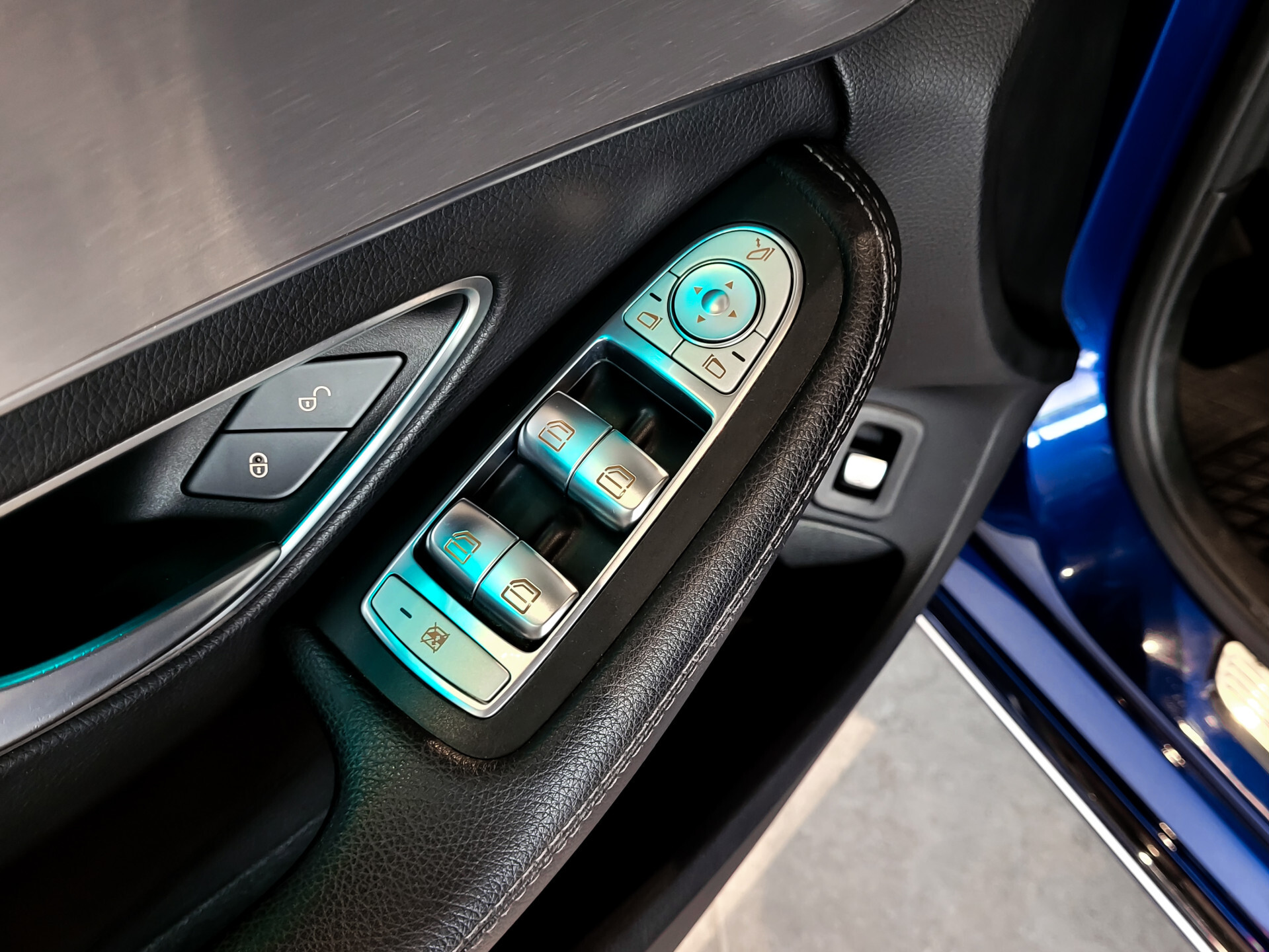 Mercedes-Benz C-Klasse 220 d Avantgarde Facelift | Schuifdak | Multibeam | Trekhaak | Smartphone | Aut9 Foto 10