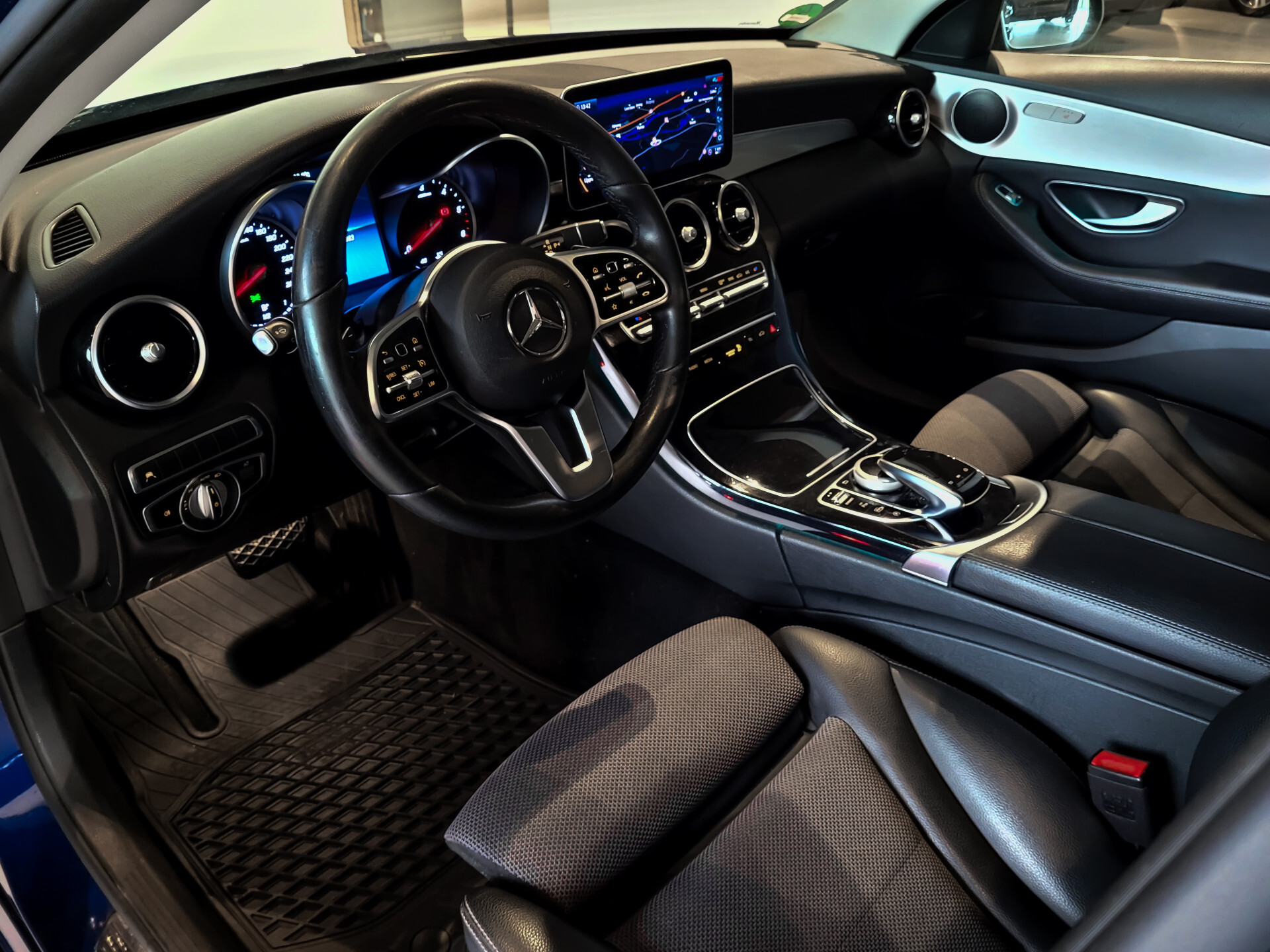 Mercedes-Benz C-Klasse 220 d Avantgarde Facelift | Schuifdak | Multibeam | Trekhaak | Smartphone | Aut9 Foto 16