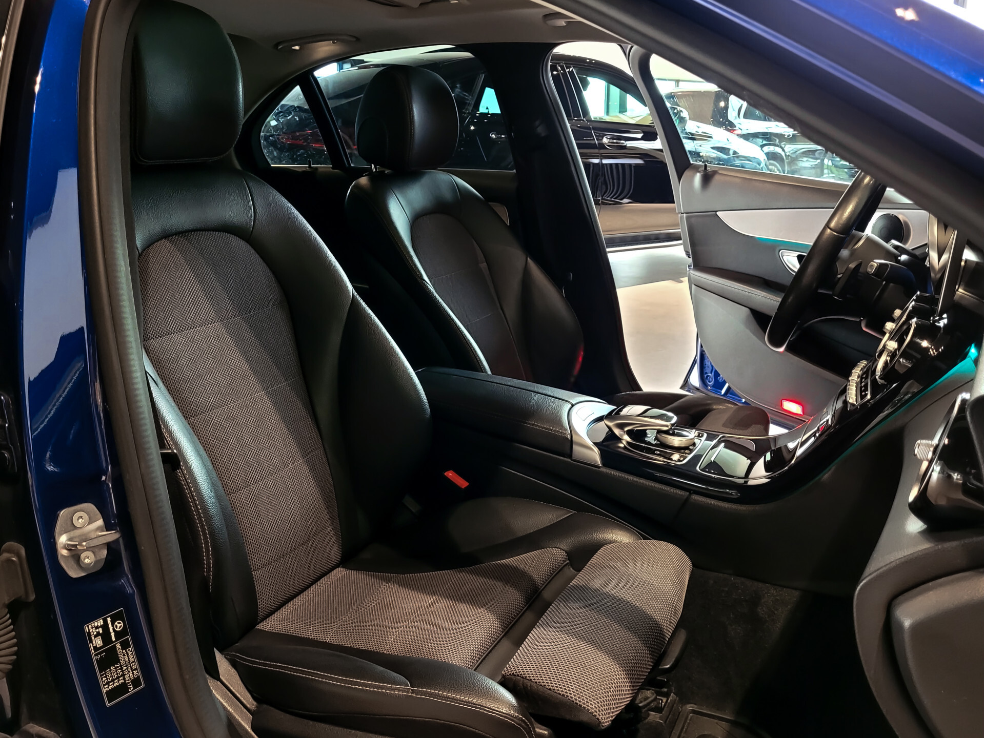 Mercedes-Benz C-Klasse 220 d Avantgarde Facelift | Schuifdak | Multibeam | Trekhaak | Smartphone | Aut9 Foto 3