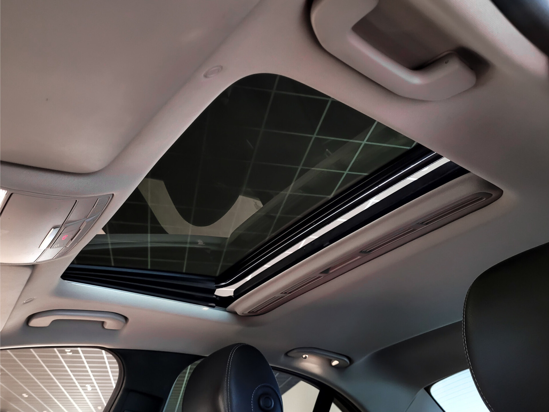 Mercedes-Benz C-Klasse 220 d Avantgarde Facelift | Schuifdak | Multibeam | Trekhaak | Smartphone | Aut9 Foto 30