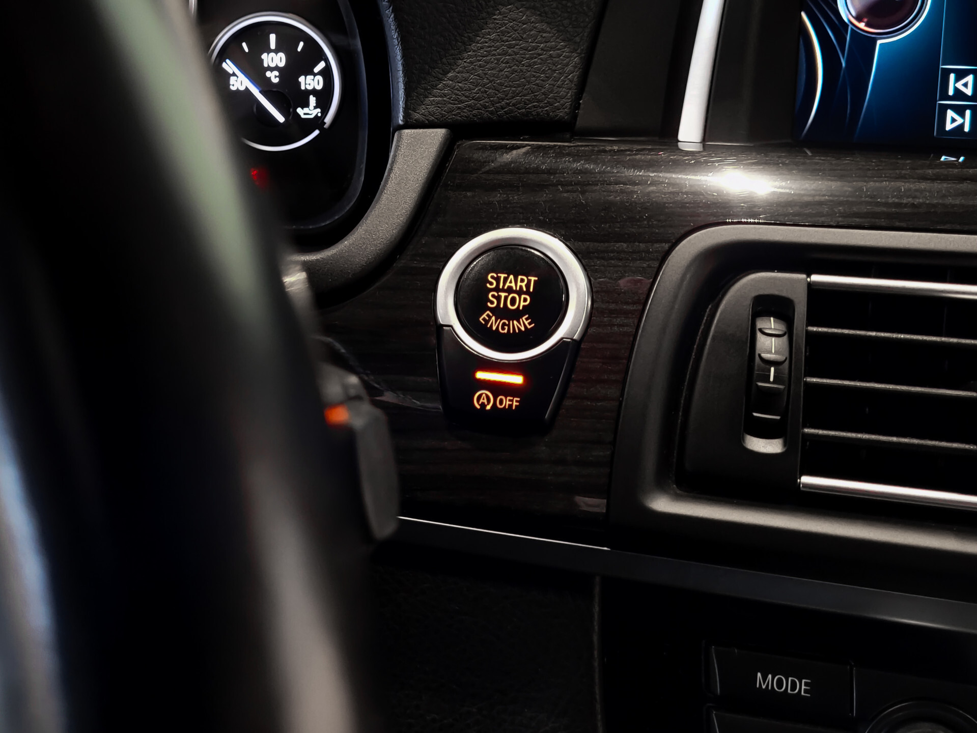 BMW 5 Serie 520D EXECUTIVE Luxury Leder | Prof Navi | Verwarmde Stoelen | LED Foto 16