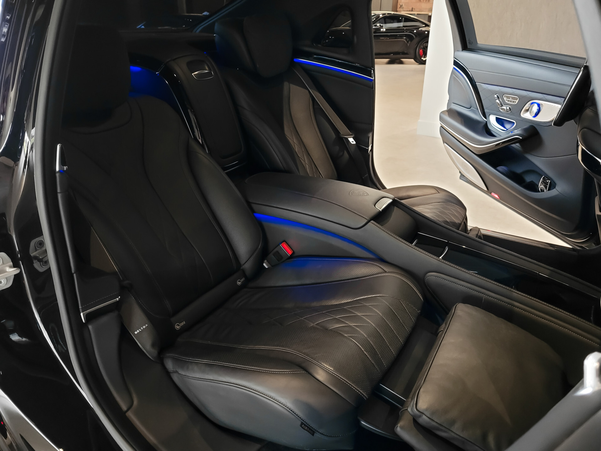 Mercedes-Benz S-Klasse 500 Maybach First Class | Burmester 3D | Magic Body Control | Champagne flutes Foto 32