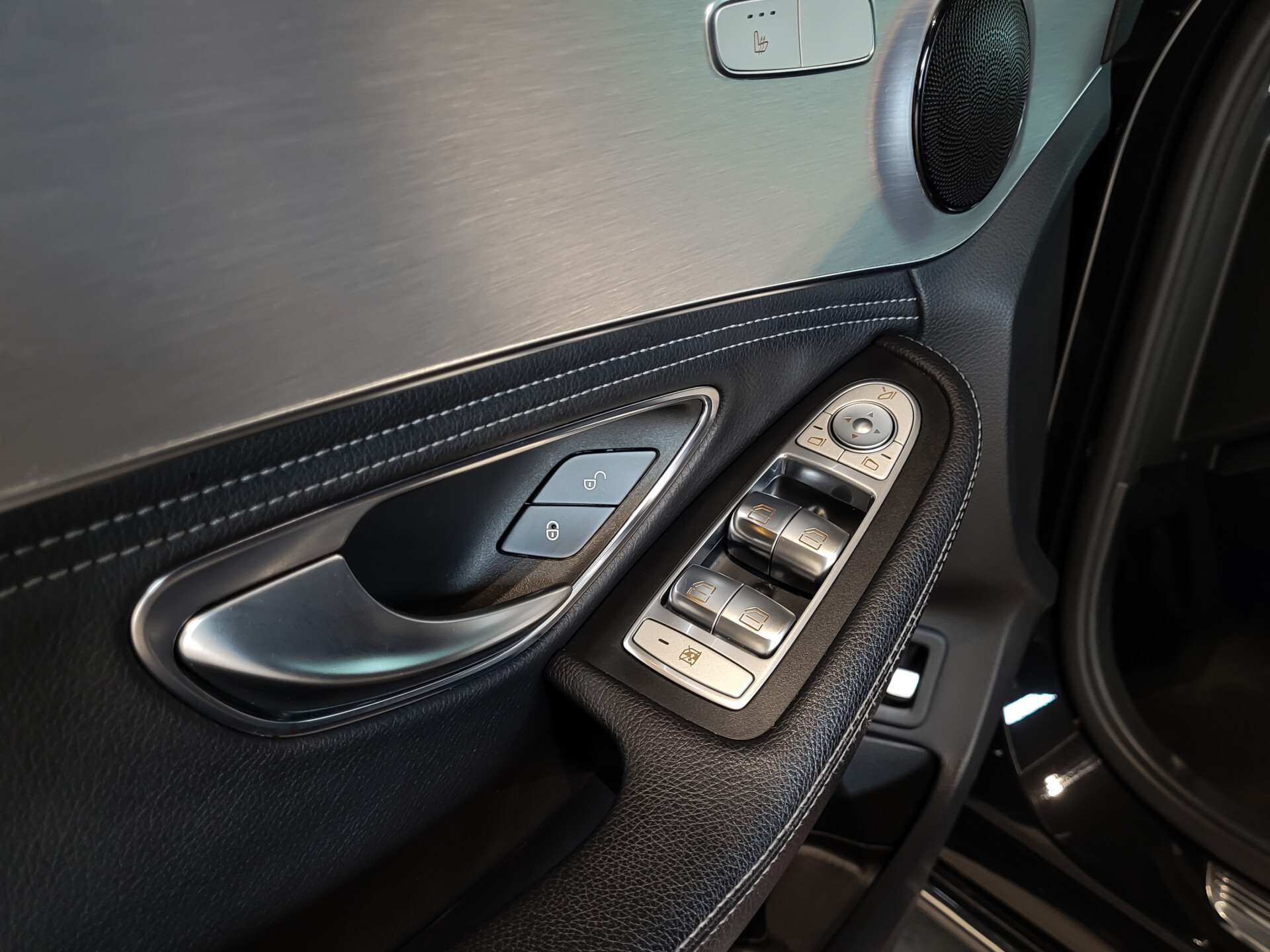 Mercedes-Benz C-Klasse Estate 180 Avantgarde Aut-kofferklep | Verw-stoelen | LED-verlichting | Privacyglass | New Service Foto 10