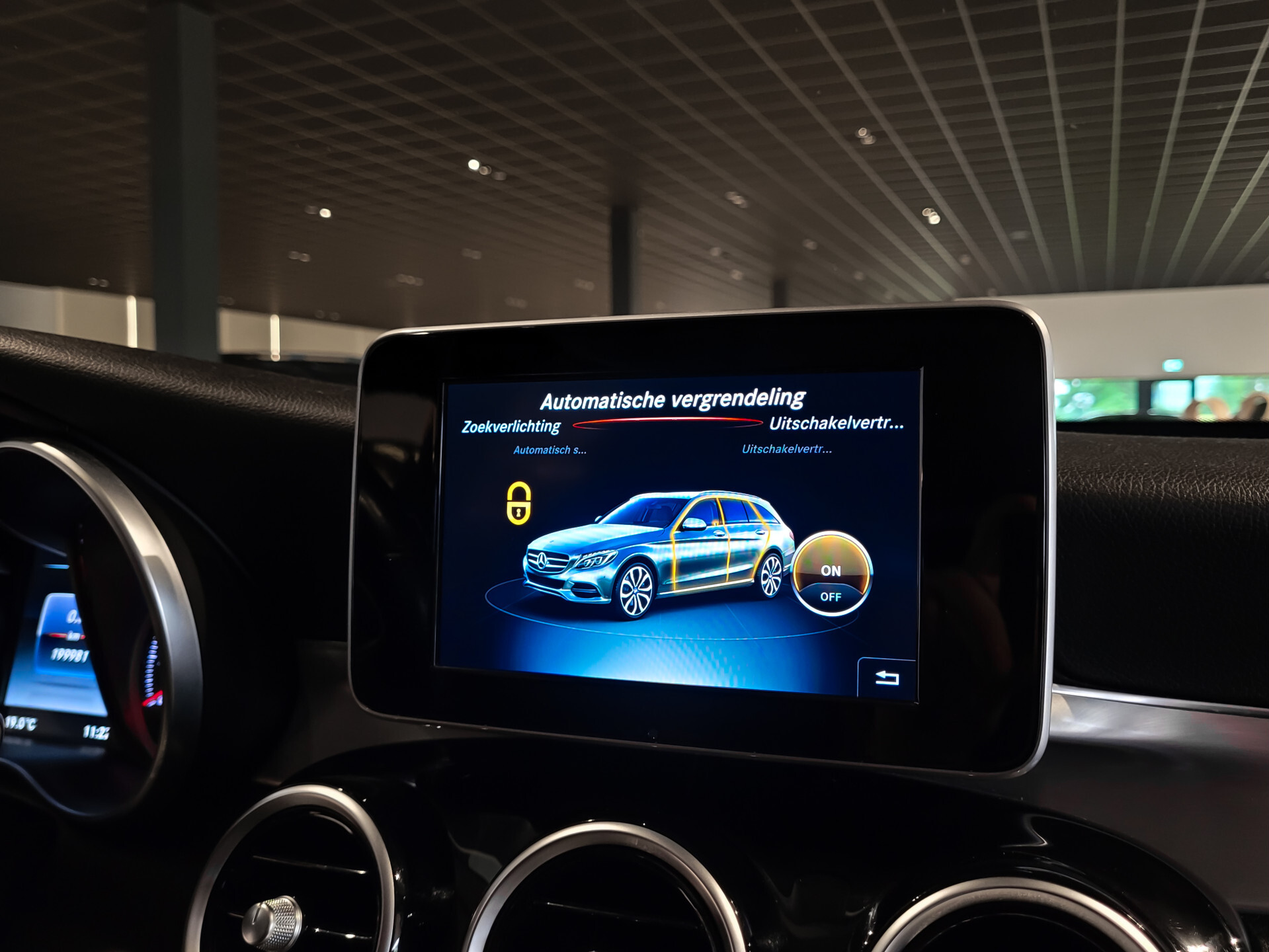 Mercedes-Benz C-Klasse Estate 180 Avantgarde Aut-kofferklep | Verw-stoelen | LED-verlichting | Privacyglass | New Service Foto 21