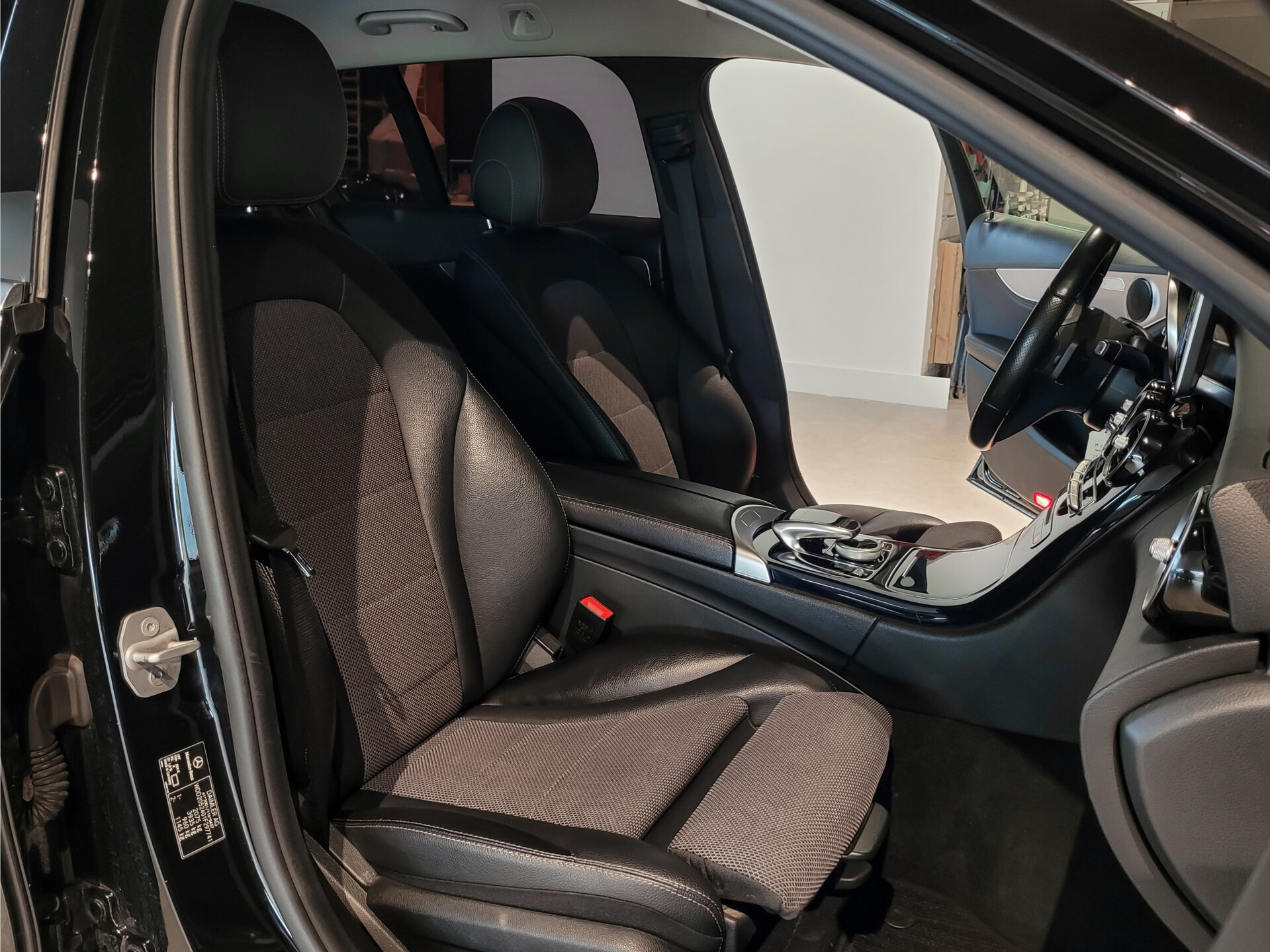Mercedes-Benz C-Klasse Estate 180 Avantgarde Aut-kofferklep | Verw-stoelen | LED-verlichting | Privacyglass | New Service Foto 3