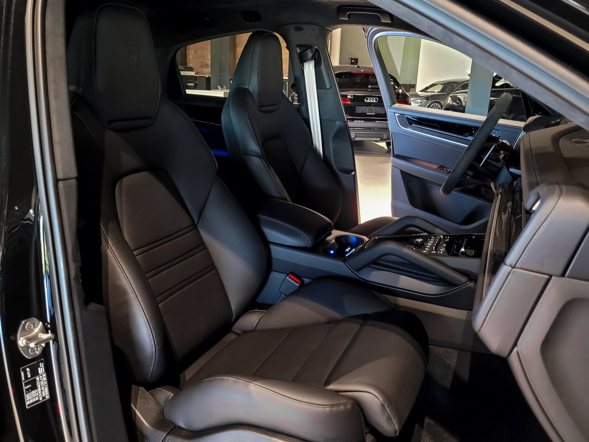 Porsche Cayenne Coupé 3.0 S E-Hybrid Sport Design | 22" | Carbon | Achterasbesturing | Volleder | Panorama | HUD | ACC | Keyless | Sportuitlaat | Stoelkoeling Foto 3