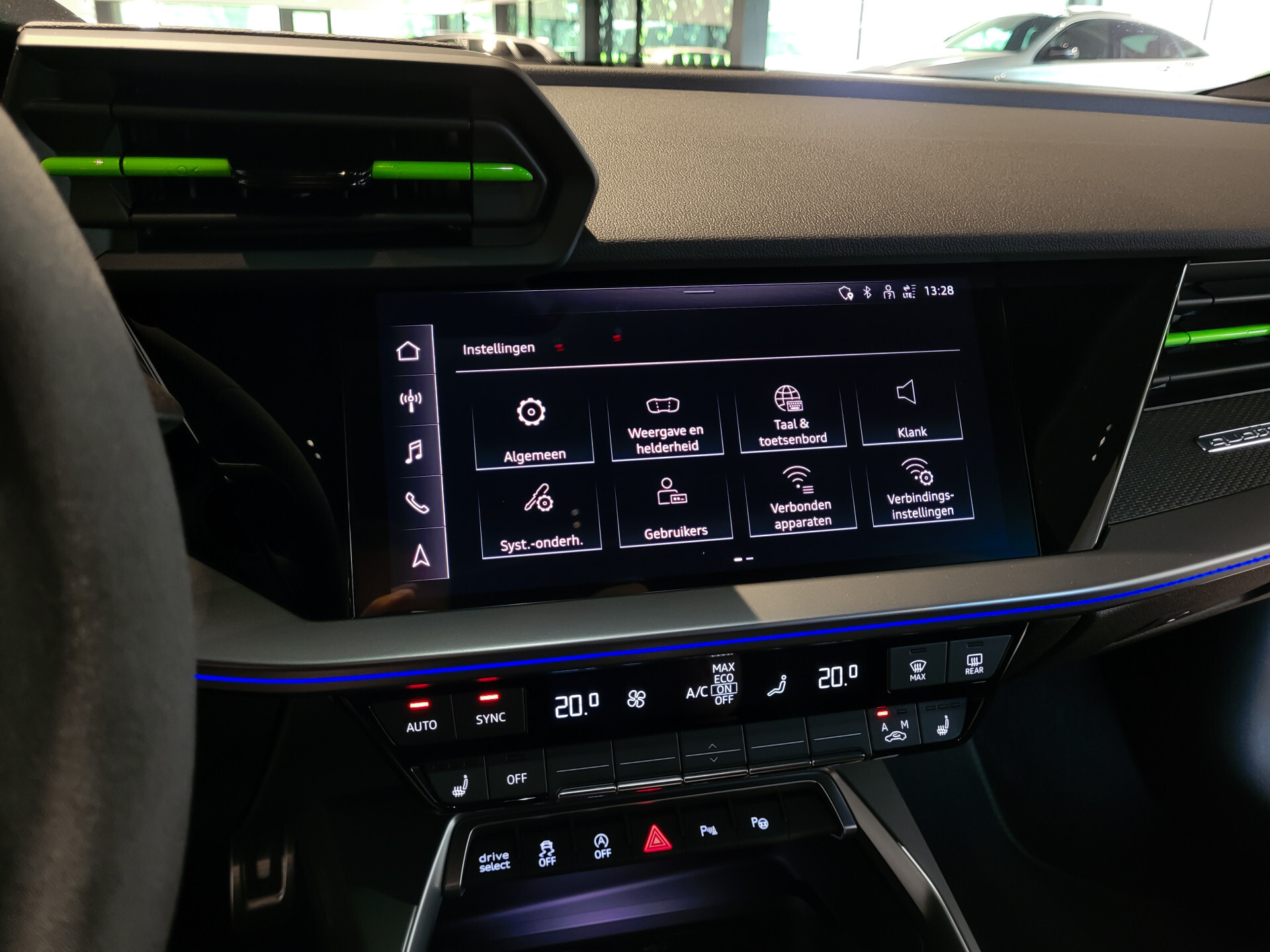 Audi RS3 Limousine 2.5 TFSI Quattro 400pk Hulk Edition B&O | Panorama | Adaptive Cruise | Keyless | Sportstoelen | Fijnnappa | Carbon | Full LED Foto 29