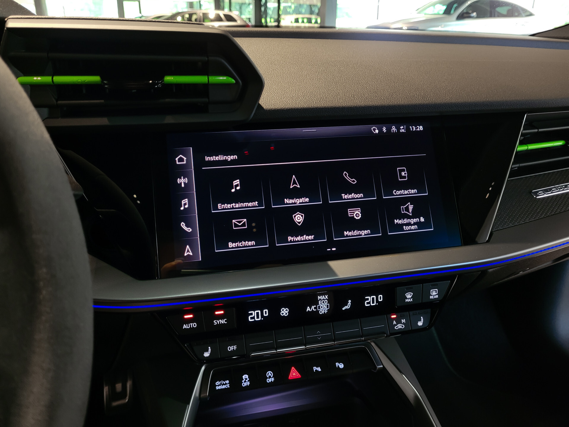 Audi RS3 Limousine 2.5 TFSI Quattro 400pk Hulk Edition B&O | Panorama | Adaptive Cruise | Keyless | Sportstoelen | Fijnnappa | Carbon | Full LED Foto 31