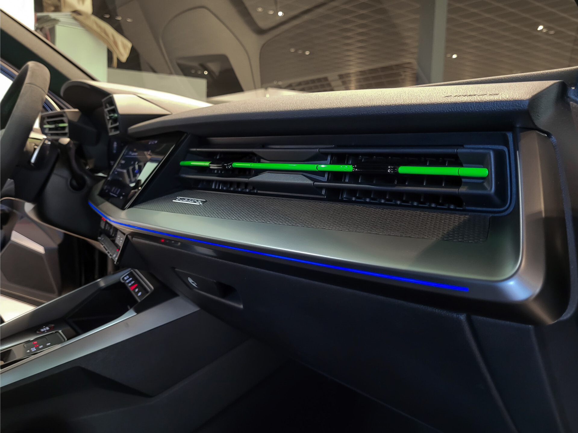 Audi RS3 Limousine 2.5 TFSI Quattro 400pk Hulk Edition B&O | Panorama | Adaptive Cruise | Keyless | Sportstoelen | Fijnnappa | Carbon | Full LED Foto 34