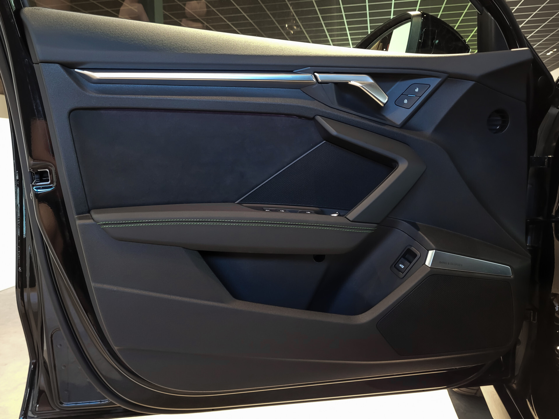 Audi RS3 Limousine 2.5 TFSI Quattro 400pk Hulk Edition B&O | Panorama | Adaptive Cruise | Keyless | Sportstoelen | Fijnnappa | Carbon | Full LED Foto 7