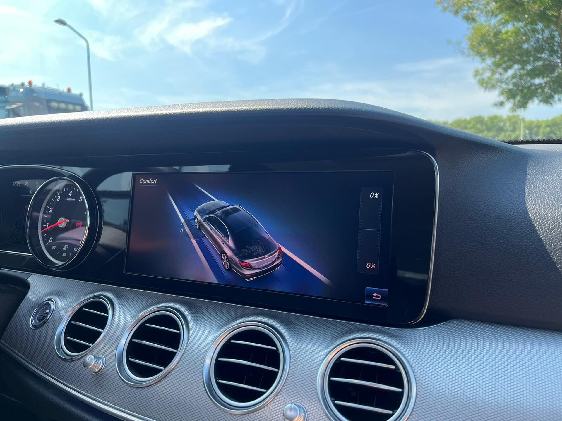 Mercedes-Benz E-Klasse 250 Avantgarde Schuifdak | Afn-Trekhaak | LED | Camera | Volledige historie Foto 10