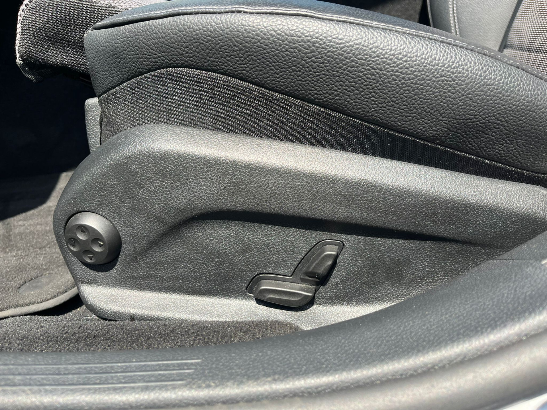 Mercedes-Benz E-Klasse 250 Avantgarde Schuifdak | Afn-Trekhaak | LED | Camera | Volledige historie Foto 15