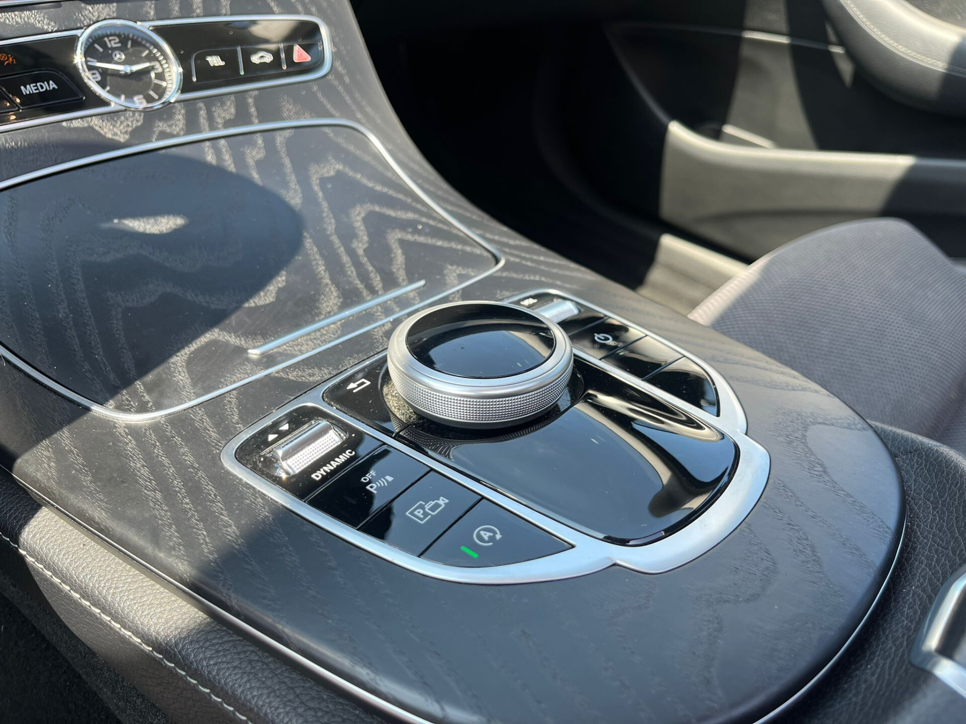 Mercedes-Benz E-Klasse 250 Avantgarde Schuifdak | Afn-Trekhaak | LED | Camera | Volledige historie Foto 18