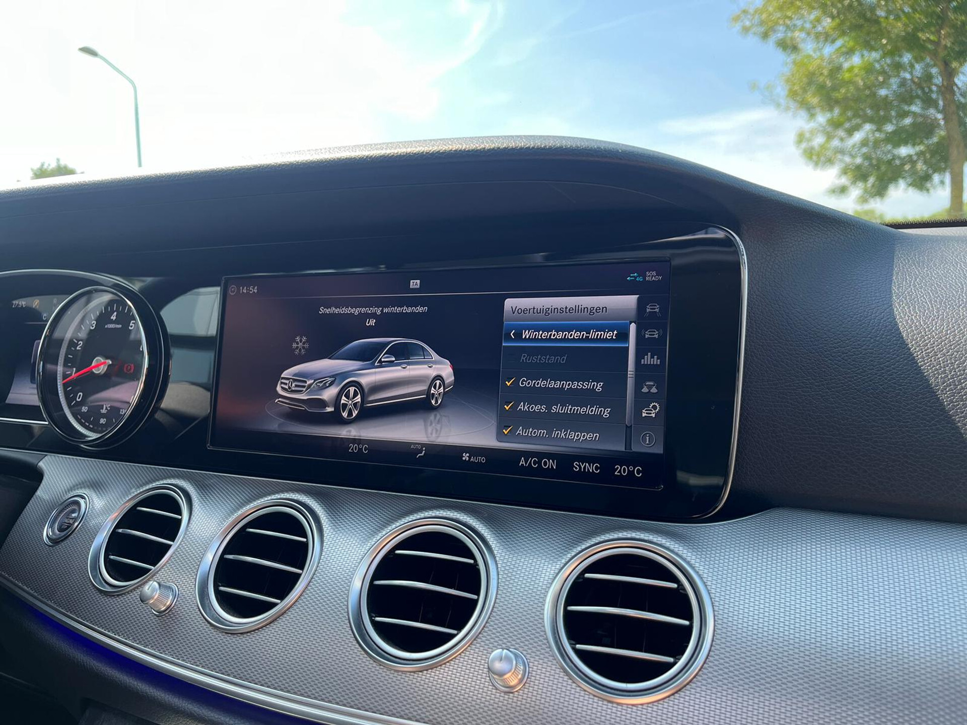 Mercedes-Benz E-Klasse 250 Avantgarde Schuifdak | Afn-Trekhaak | LED | Camera | Volledige historie Foto 21