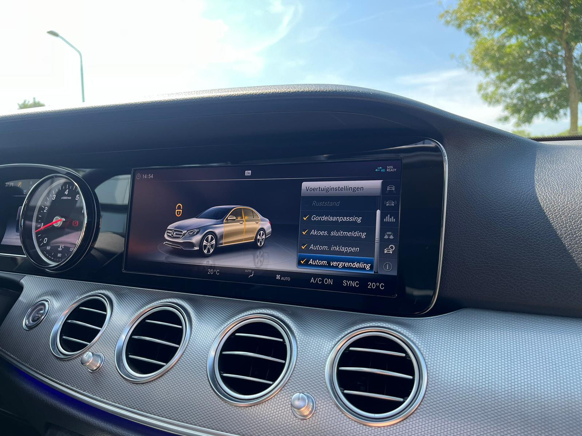 Mercedes-Benz E-Klasse 250 Avantgarde Schuifdak | Afn-Trekhaak | LED | Camera | Volledige historie Foto 38