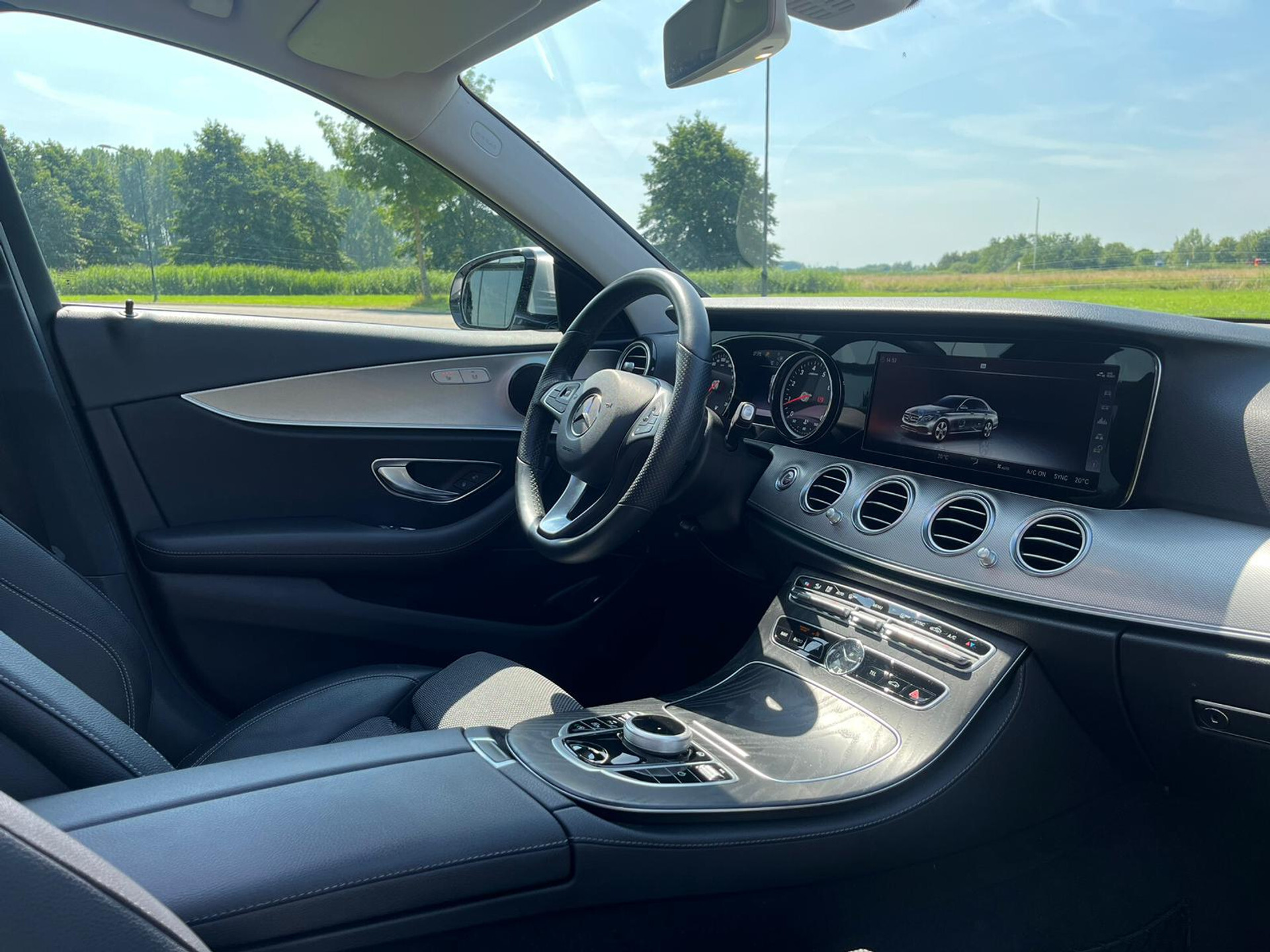 Mercedes-Benz E-Klasse 250 Avantgarde Schuifdak | Afn-Trekhaak | LED | Camera | Volledige historie Foto 7