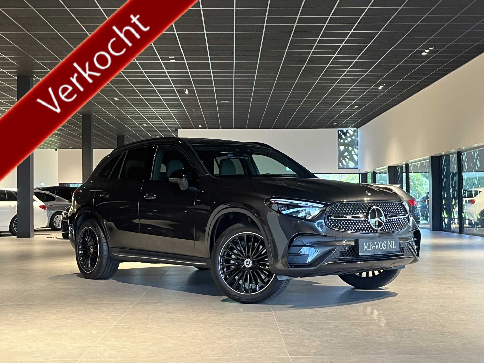 Mercedes-Benz GLC 400e 4-M AMG Burmester | Keyless | Massage | Distronic | Trekhaak | Panorama | 21" | Night | HUD | Stoelkoeling Foto 1