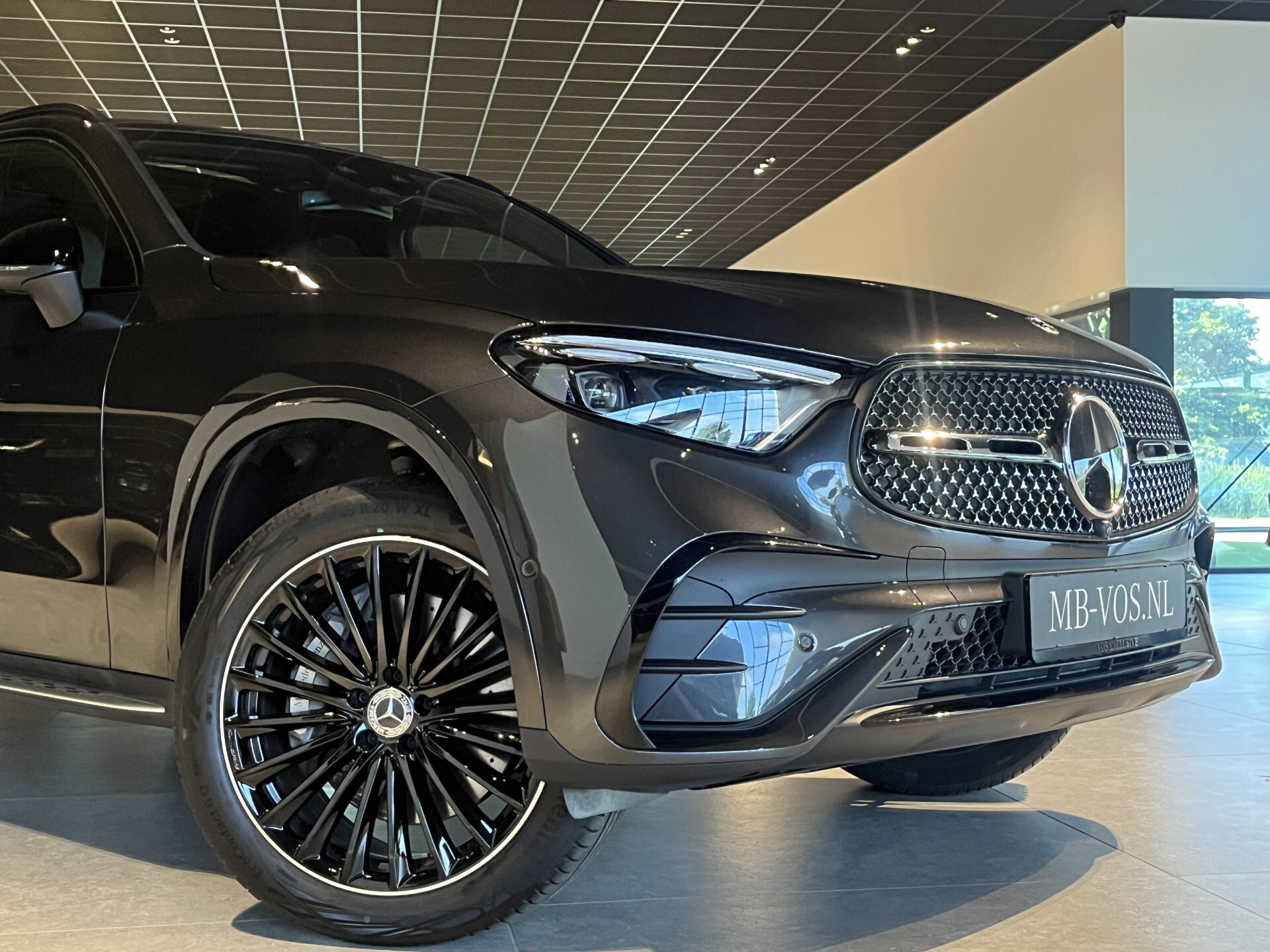 Mercedes-Benz GLC 400e 4-M AMG Burmester | Keyless | Massage | Distronic | Trekhaak | Panorama | 21" | Night | HUD | Stoelkoeling Foto 10