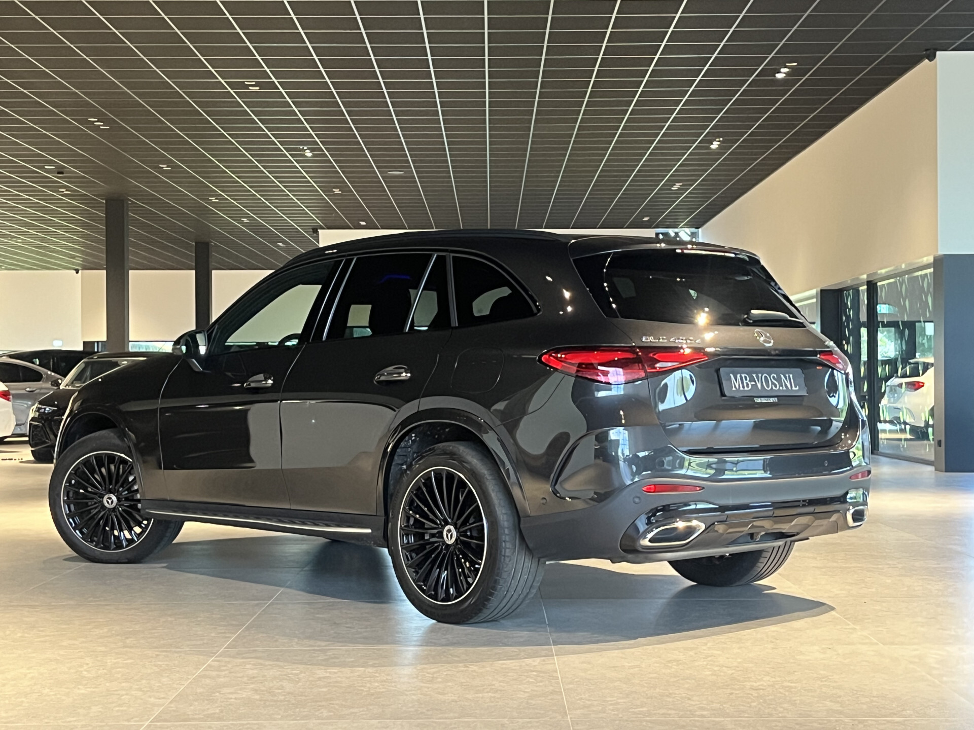 Mercedes-Benz GLC 400e 4-M AMG Burmester | Keyless | Massage | Distronic | Trekhaak | Panorama | 21" | Night | HUD | Stoelkoeling Foto 2