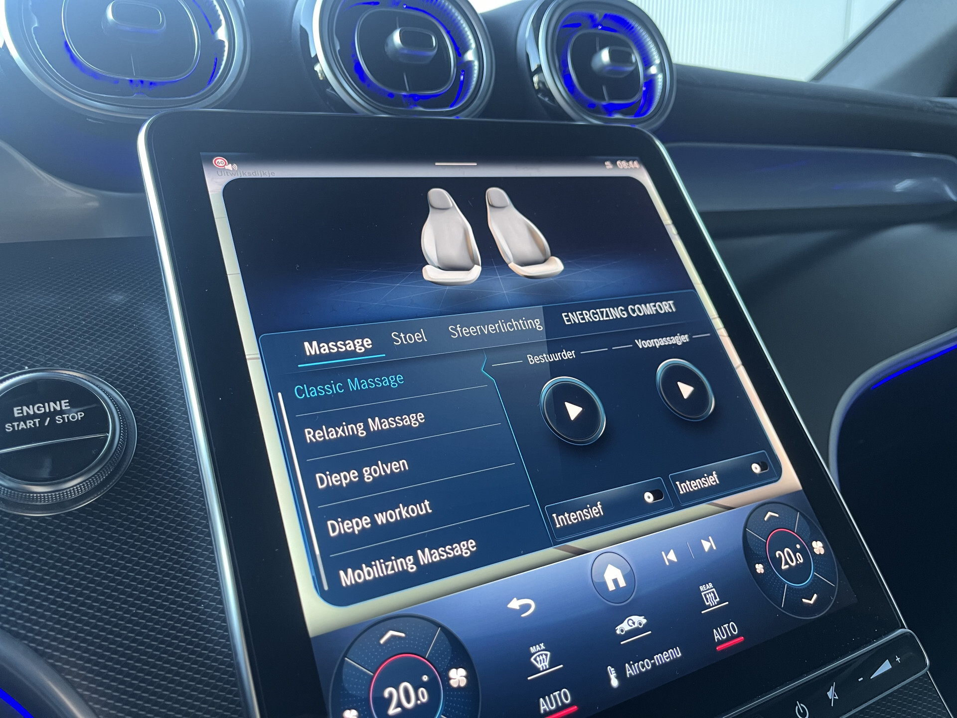 Mercedes-Benz GLC 400e 4-M AMG Burmester | Keyless | Massage | Distronic | Trekhaak | Panorama | 21" | Night | HUD | Stoelkoeling Foto 22