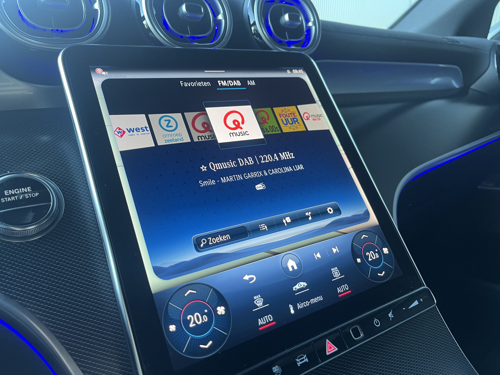 Mercedes-Benz GLC 400e 4-M AMG Burmester | Keyless | Massage | Distronic | Trekhaak | Panorama | 21" | Night | HUD | Stoelkoeling Foto 27