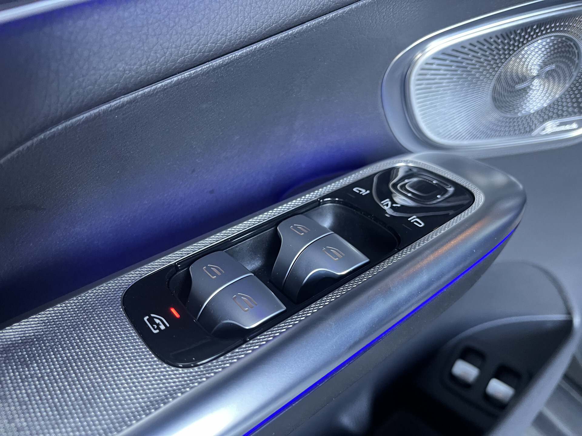 Mercedes-Benz GLC 400e 4-M AMG Burmester | Keyless | Massage | Distronic | Trekhaak | Panorama | 21" | Night | HUD | Stoelkoeling Foto 31