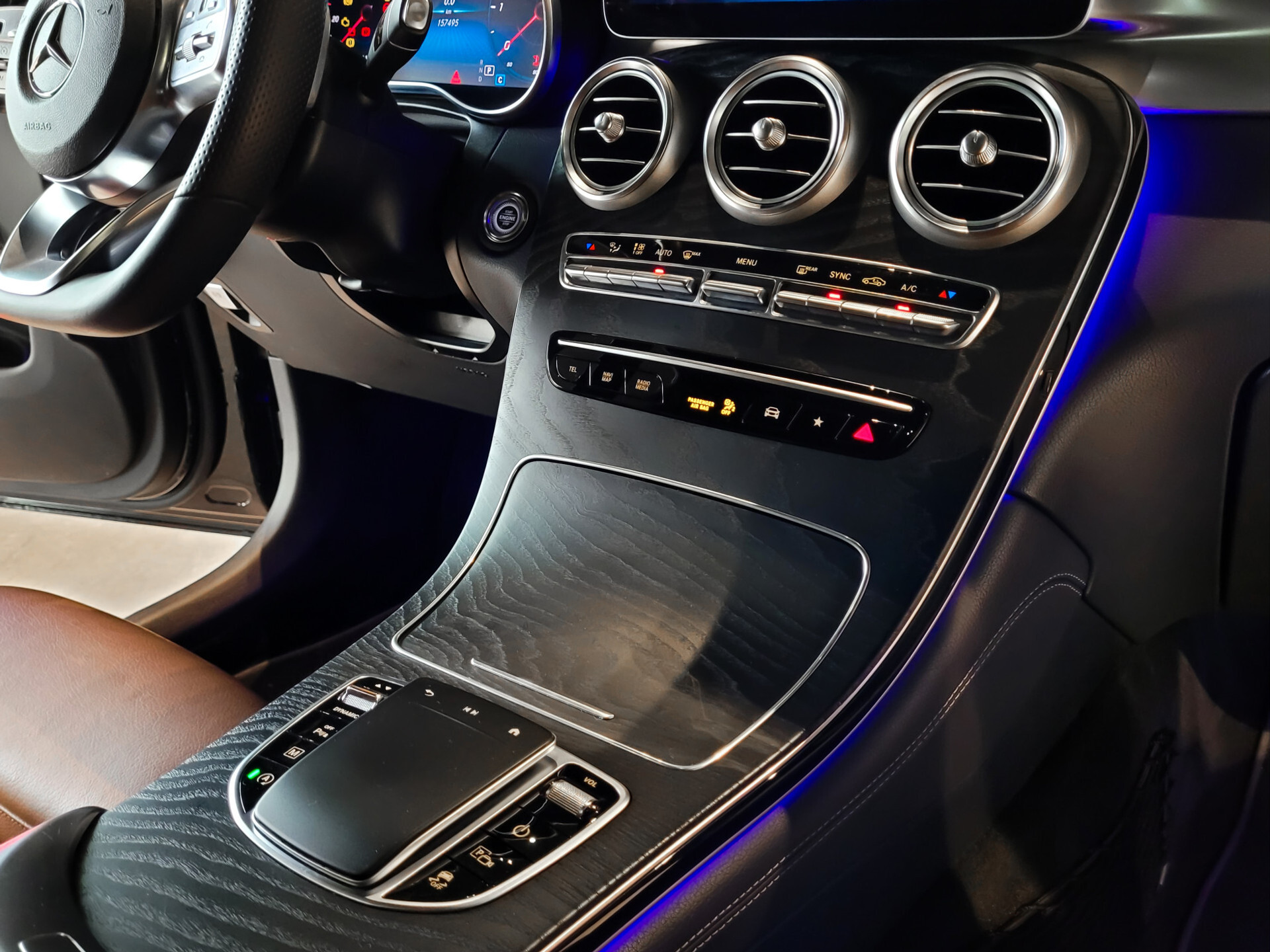 Mercedes-Benz GLC 220d 4-M AMG Night Facelift | Burmester | Panorama | Aut-Trekhaak | 20" | Treeplanken | Camera | Sfeerverlichting Foto 22