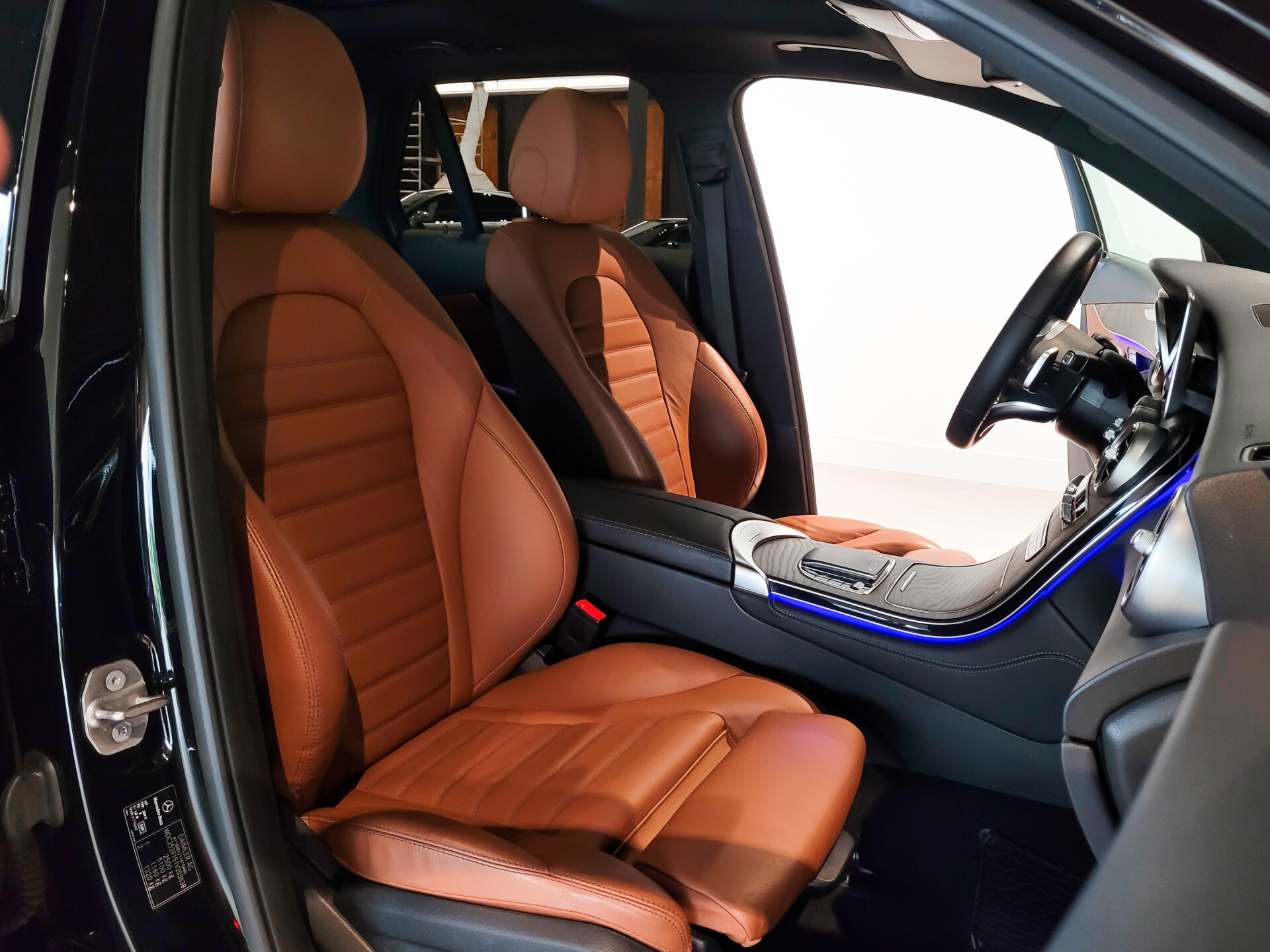 Mercedes-Benz GLC 220d 4-M AMG Night Facelift | Burmester | Panorama | Aut-Trekhaak | 20" | Treeplanken | Camera | Sfeerverlichting Foto 6