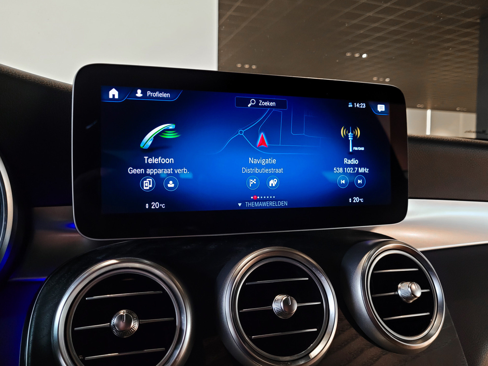 Mercedes-Benz GLC 220d 4-M AMG Night Facelift | Burmester | Panorama | Aut-Trekhaak | 20" | Treeplanken | Camera | Sfeerverlichting Foto 9