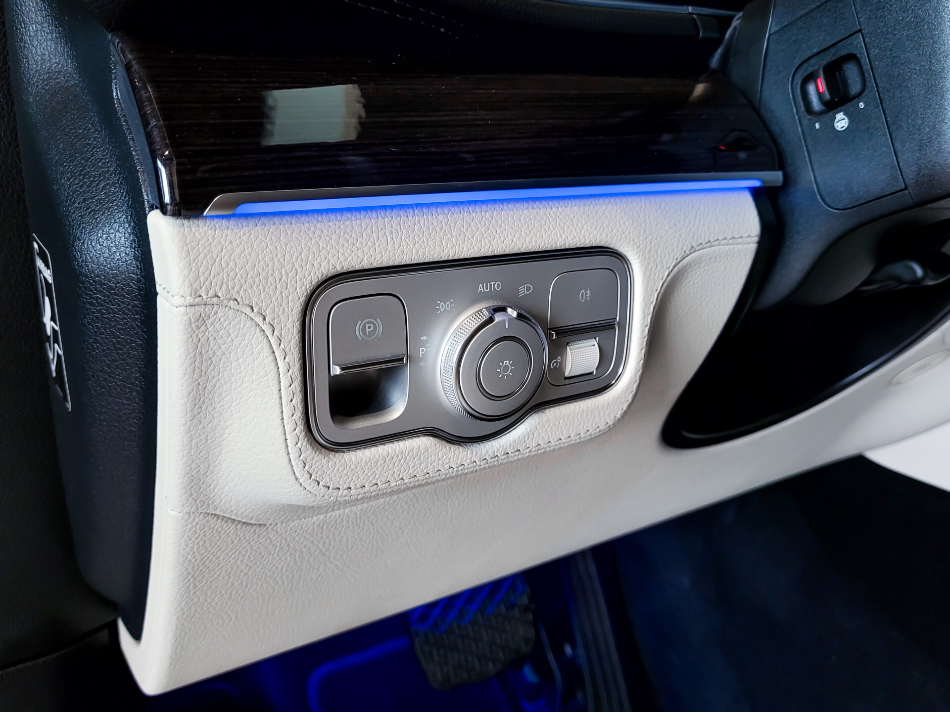 Mercedes-Benz GLE Coupé 350 e 4-M AMG Luchtvering | Massage | HUD | Distronic | Stoelkoeling | Trekhaak | Burmester | Night Foto 18