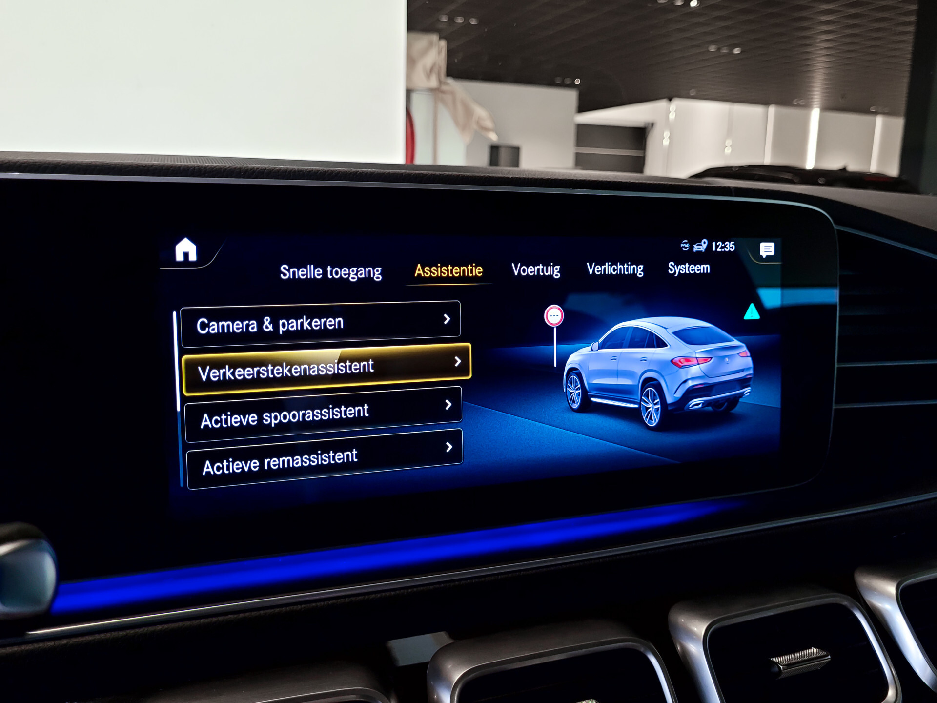 Mercedes-Benz GLE Coupé 350 e 4-M AMG Luchtvering | Massage | HUD | Distronic | Stoelkoeling | Trekhaak | Burmester | Night Foto 24