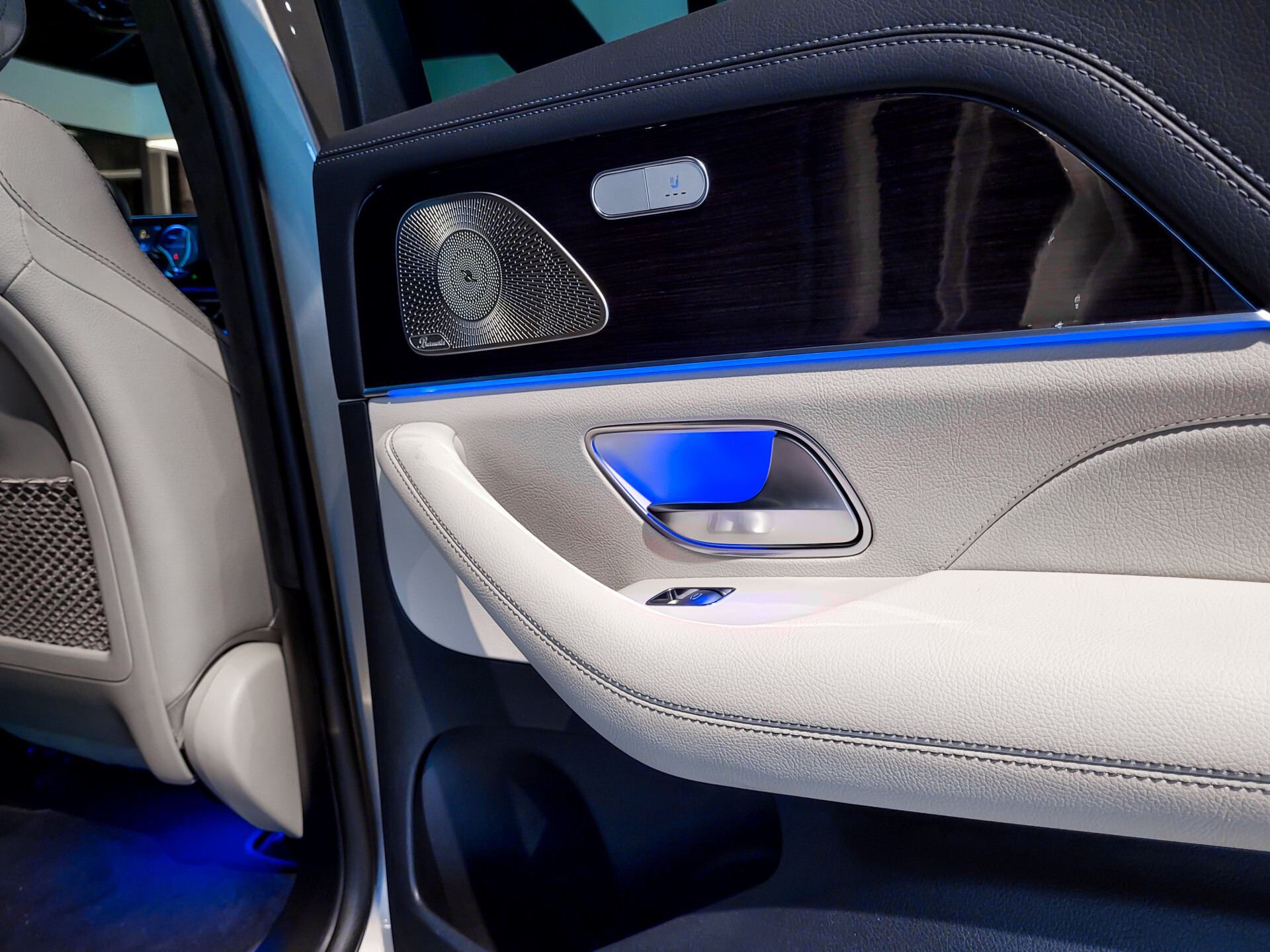 Mercedes-Benz GLE Coupé 350 e 4-M AMG Luchtvering | Massage | HUD | Distronic | Stoelkoeling | Trekhaak | Burmester | Night Foto 35