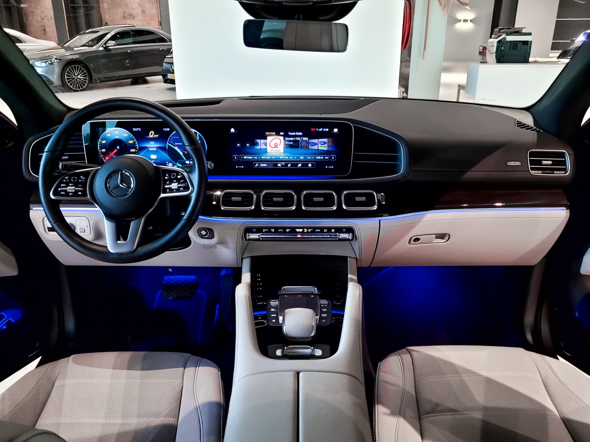 Mercedes-Benz GLE Coupé 350 e 4-M AMG Luchtvering | Massage | HUD | Distronic | Stoelkoeling | Trekhaak | Burmester | Night Foto 5