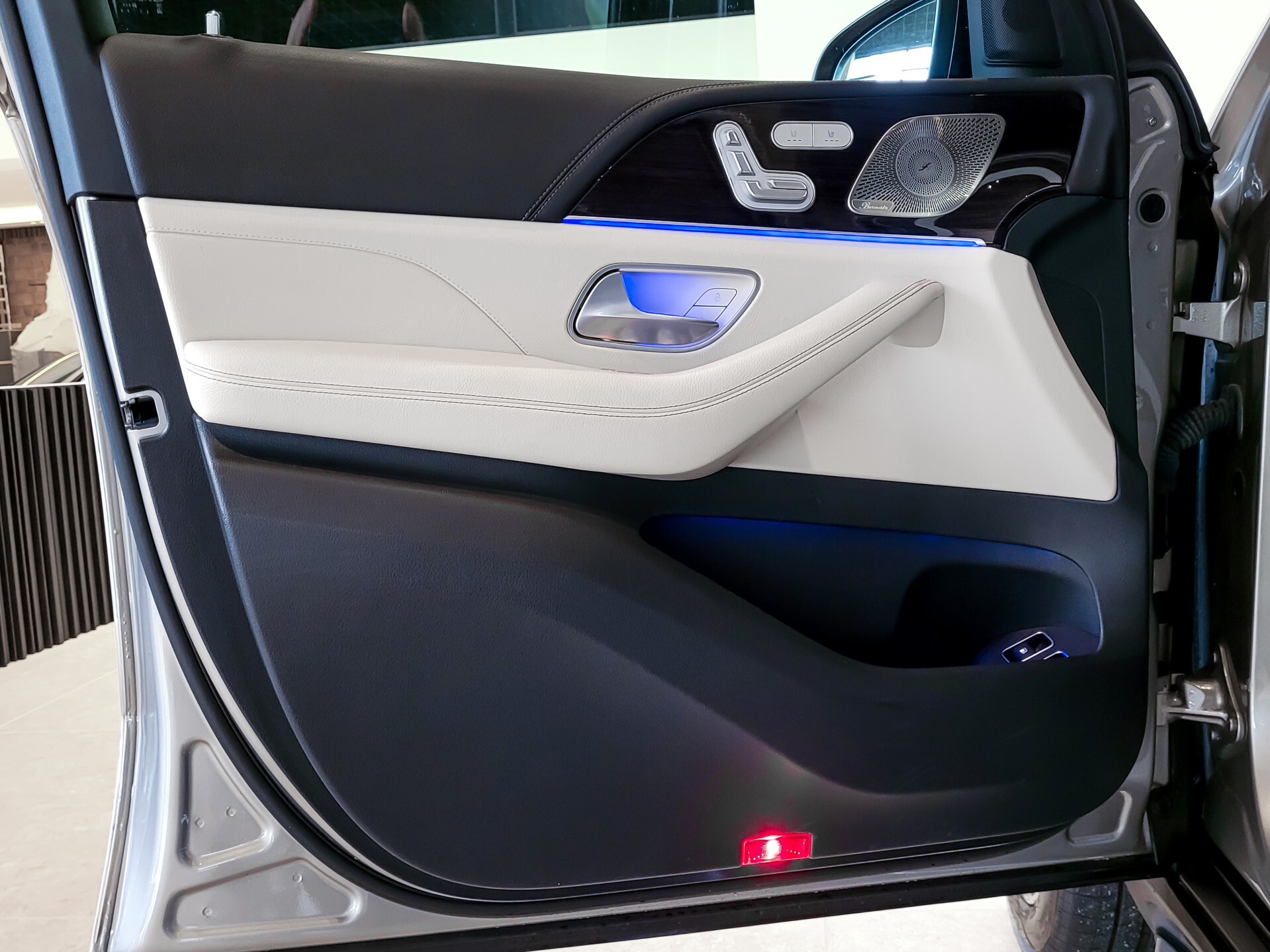 Mercedes-Benz GLE Coupé 350 e 4-M AMG Luchtvering | Massage | HUD | Distronic | Stoelkoeling | Trekhaak | Burmester | Night Foto 7