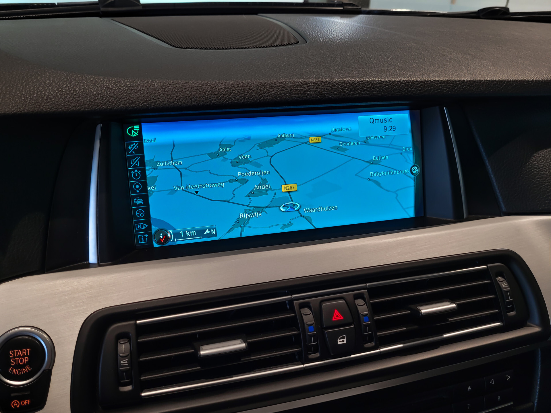 BMW 5 Serie Touring 520d High Executive Panoramadak | Sportstoelen | Aut-Trekhaak | Keyless | EDC | 18" | Leder Foto 12