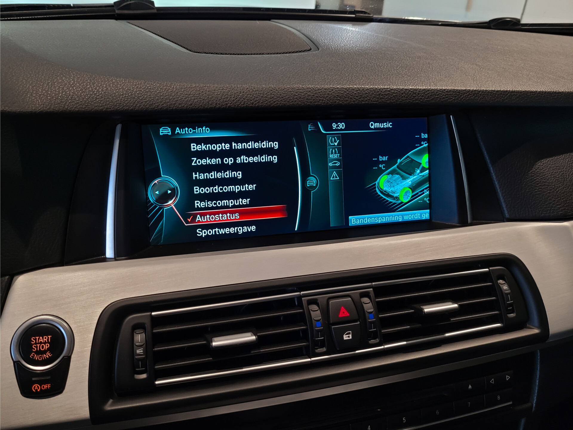 BMW 5 Serie Touring 520d High Executive Panoramadak | Sportstoelen | Aut-Trekhaak | Keyless | EDC | 18" | Leder Foto 16