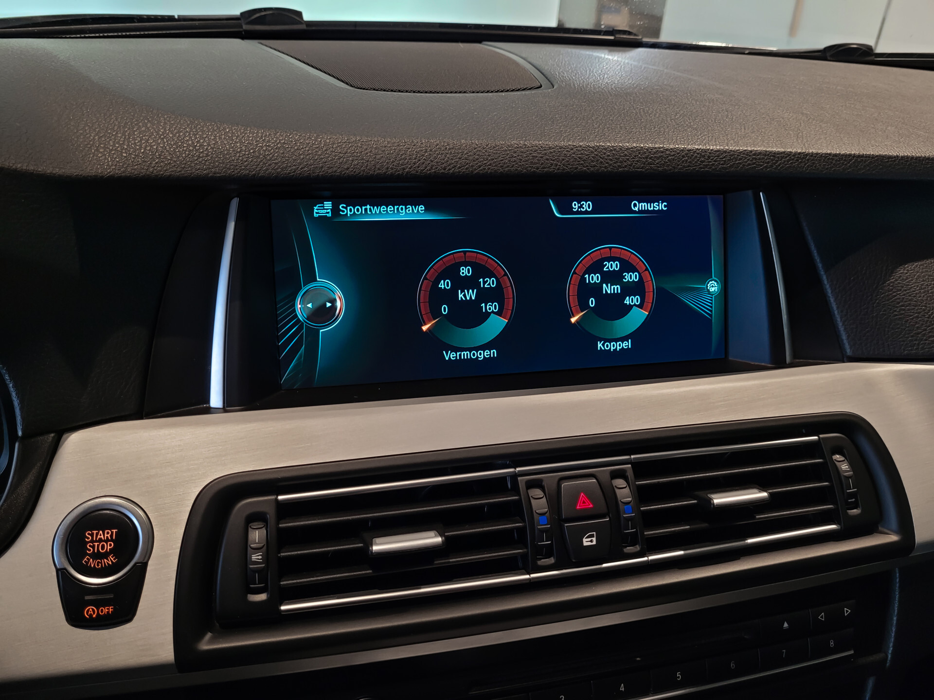 BMW 5 Serie Touring 520d High Executive Panoramadak | Sportstoelen | Aut-Trekhaak | Keyless | EDC | 18" | Leder Foto 19