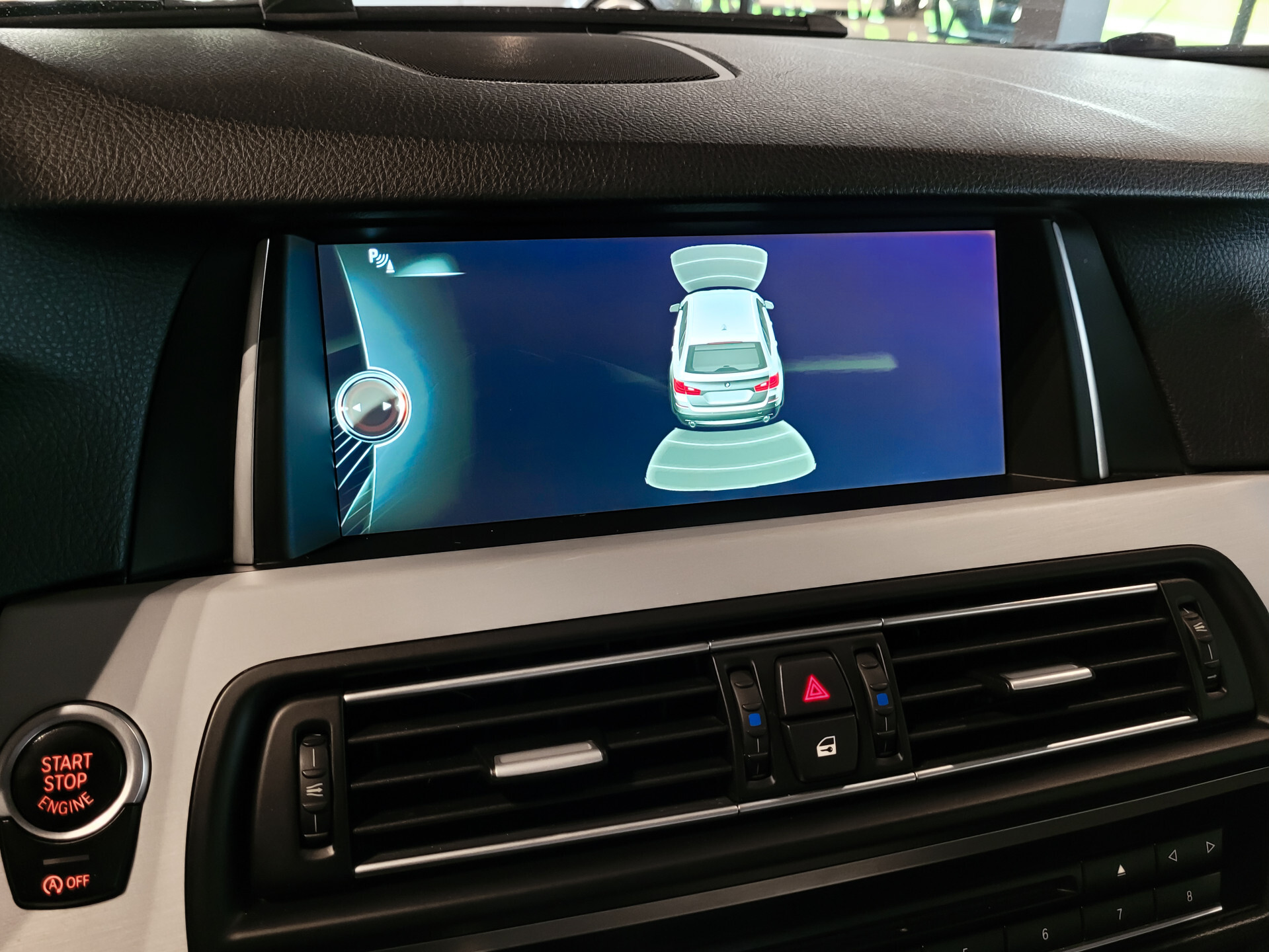 BMW 5 Serie Touring 520d High Executive Panoramadak | Sportstoelen | Aut-Trekhaak | Keyless | EDC | 18" | Leder Foto 23