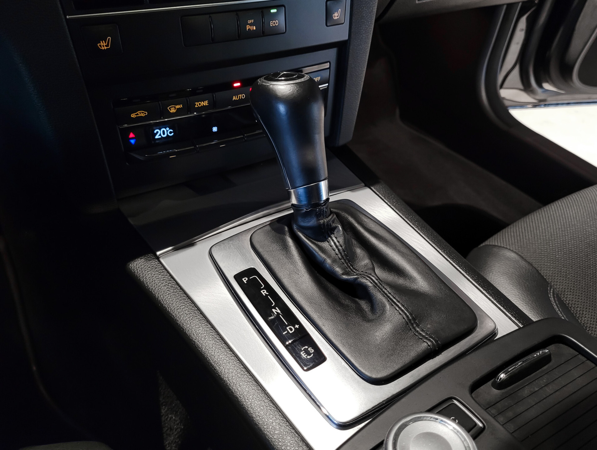 Mercedes-Benz E-Klasse Coupé 220 Cdi Avantgarde Panorama | Stoelverwarming | New Service Aut7 Foto 19