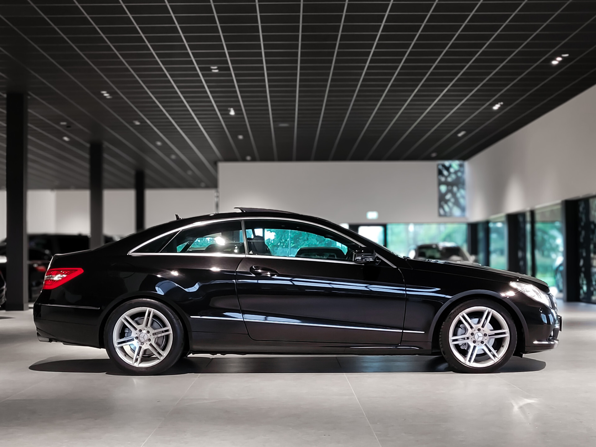 Mercedes-Benz E-Klasse Coupé 220 Cdi Avantgarde Panorama | Stoelverwarming | New Service Aut7 Foto 3