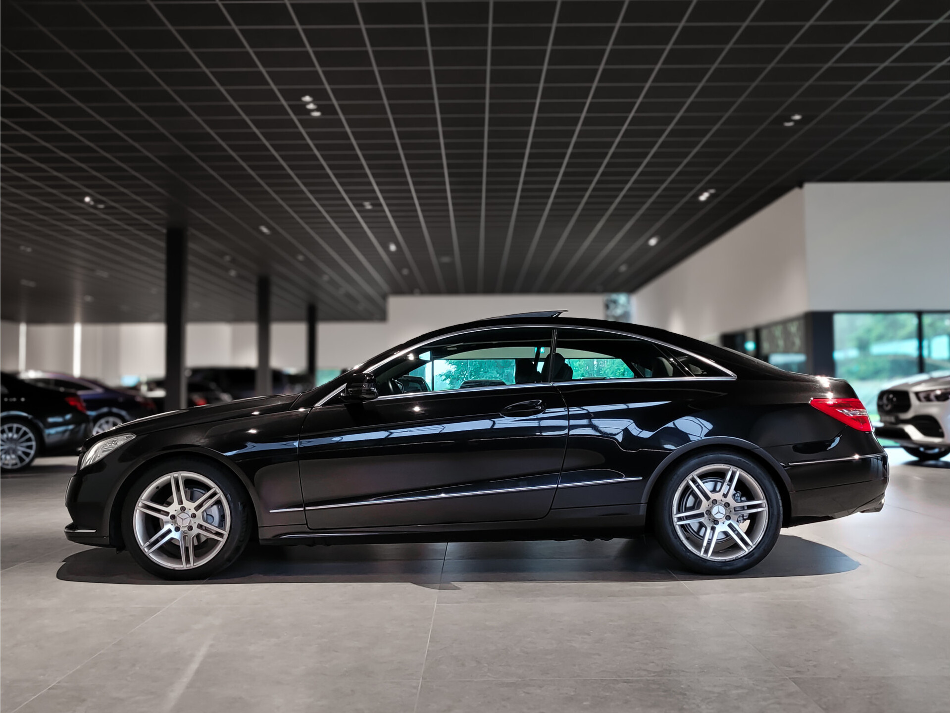 Mercedes-Benz E-Klasse Coupé 220 Cdi Avantgarde Panorama | Stoelverwarming | New Service Aut7 Foto 4