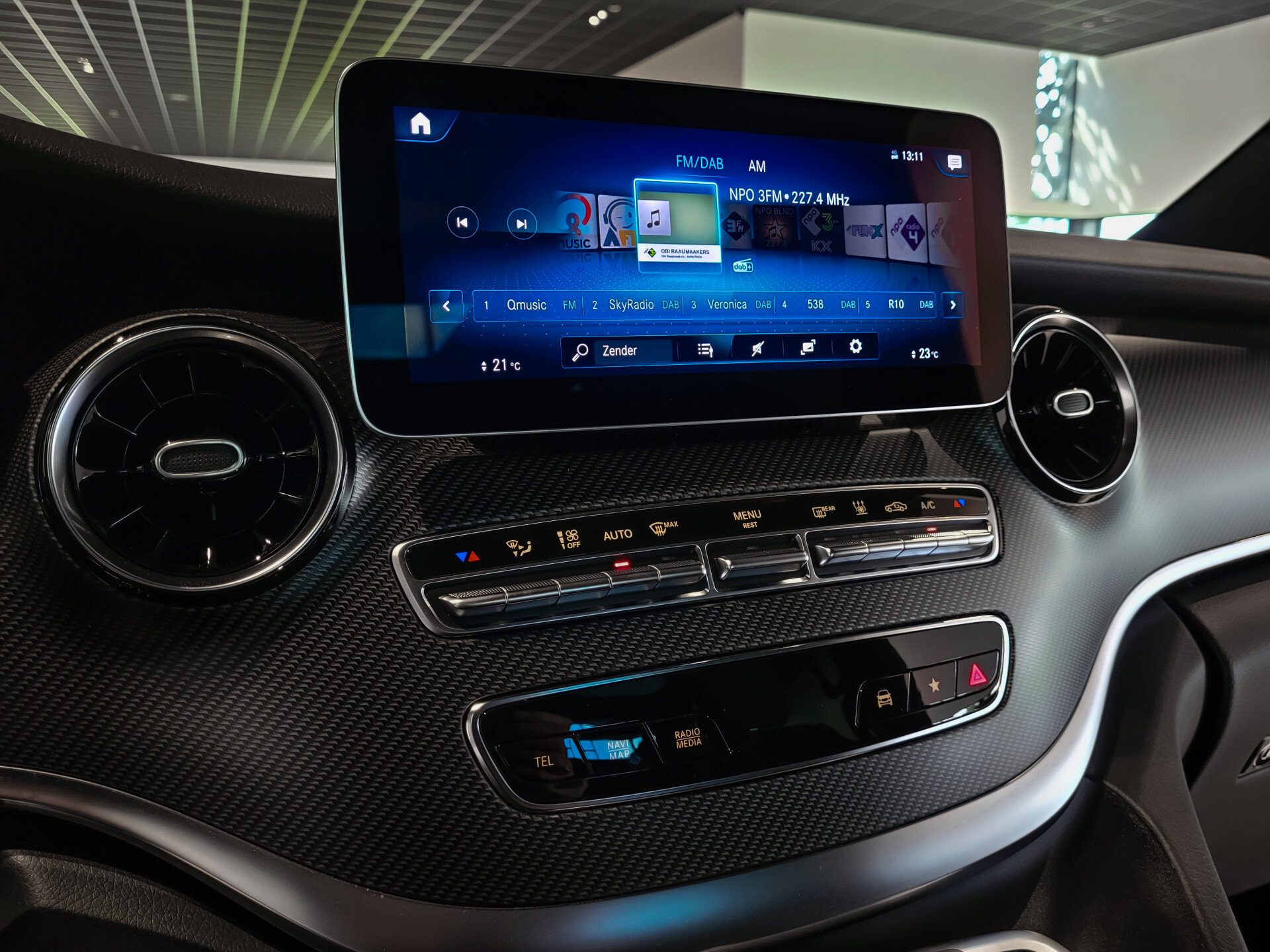 Mercedes-Benz V-Klasse 300d 4-M DC Lang AMG Avantgarde Edition Panorama | Stoelkoeling | Burmester | Distronic Foto 12