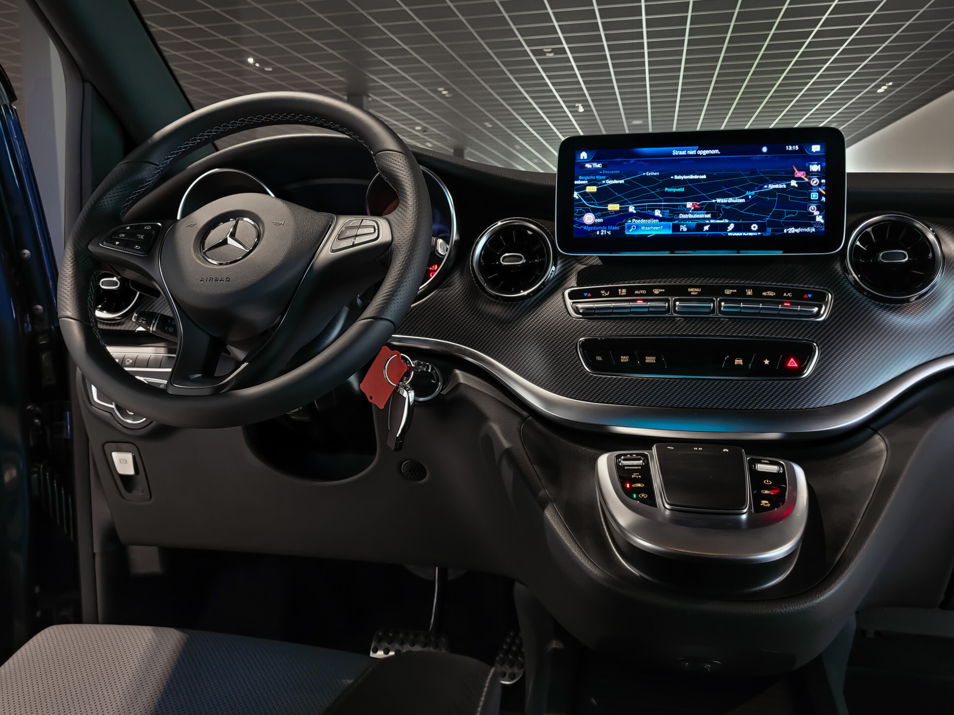 Mercedes-Benz V-Klasse 300d 4-M DC Lang AMG Avantgarde Edition Panorama | Stoelkoeling | Burmester | Distronic Foto 32