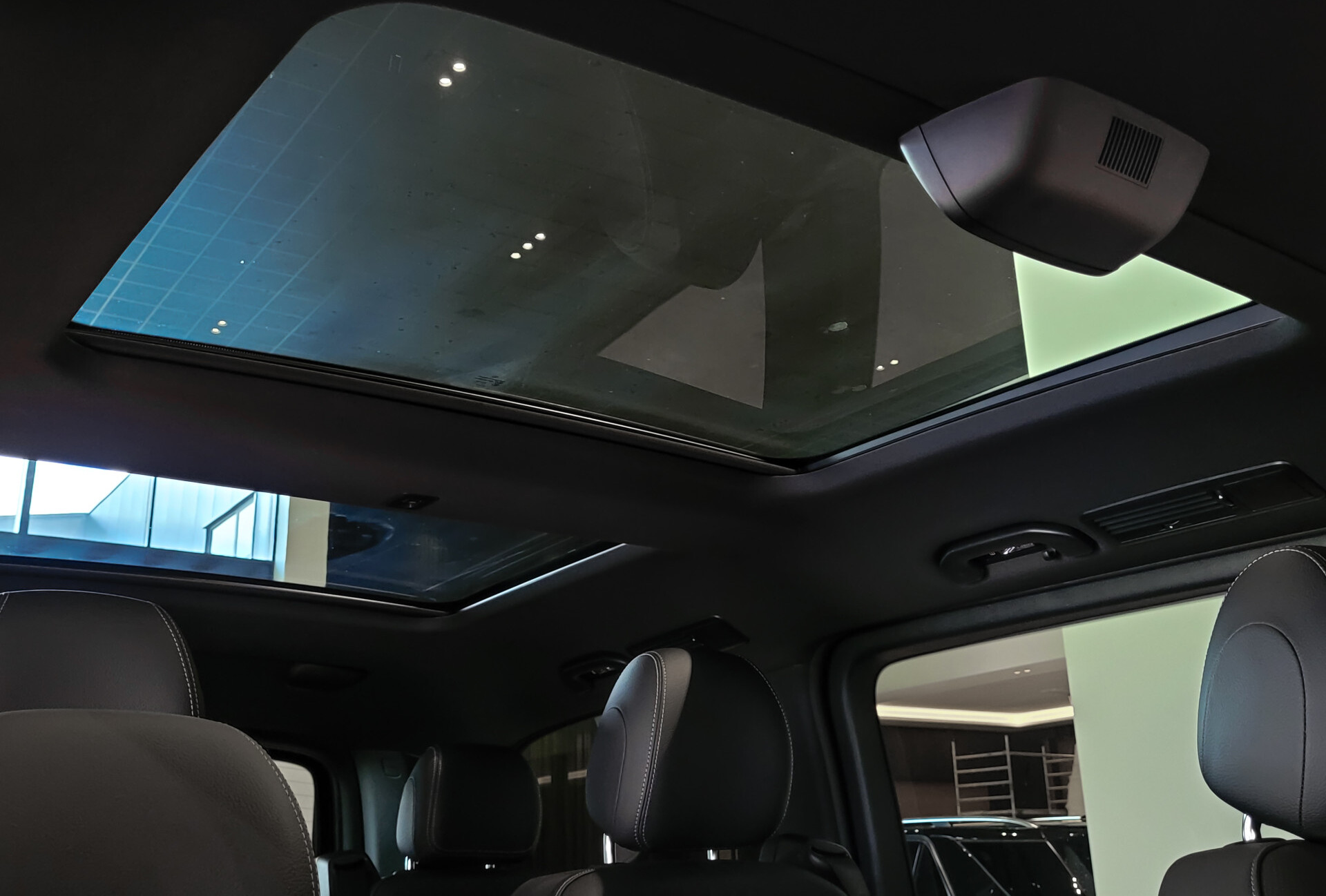 Mercedes-Benz V-Klasse 300d 4-M DC Lang AMG Avantgarde Edition Panorama | Stoelkoeling | Burmester | Distronic Foto 36