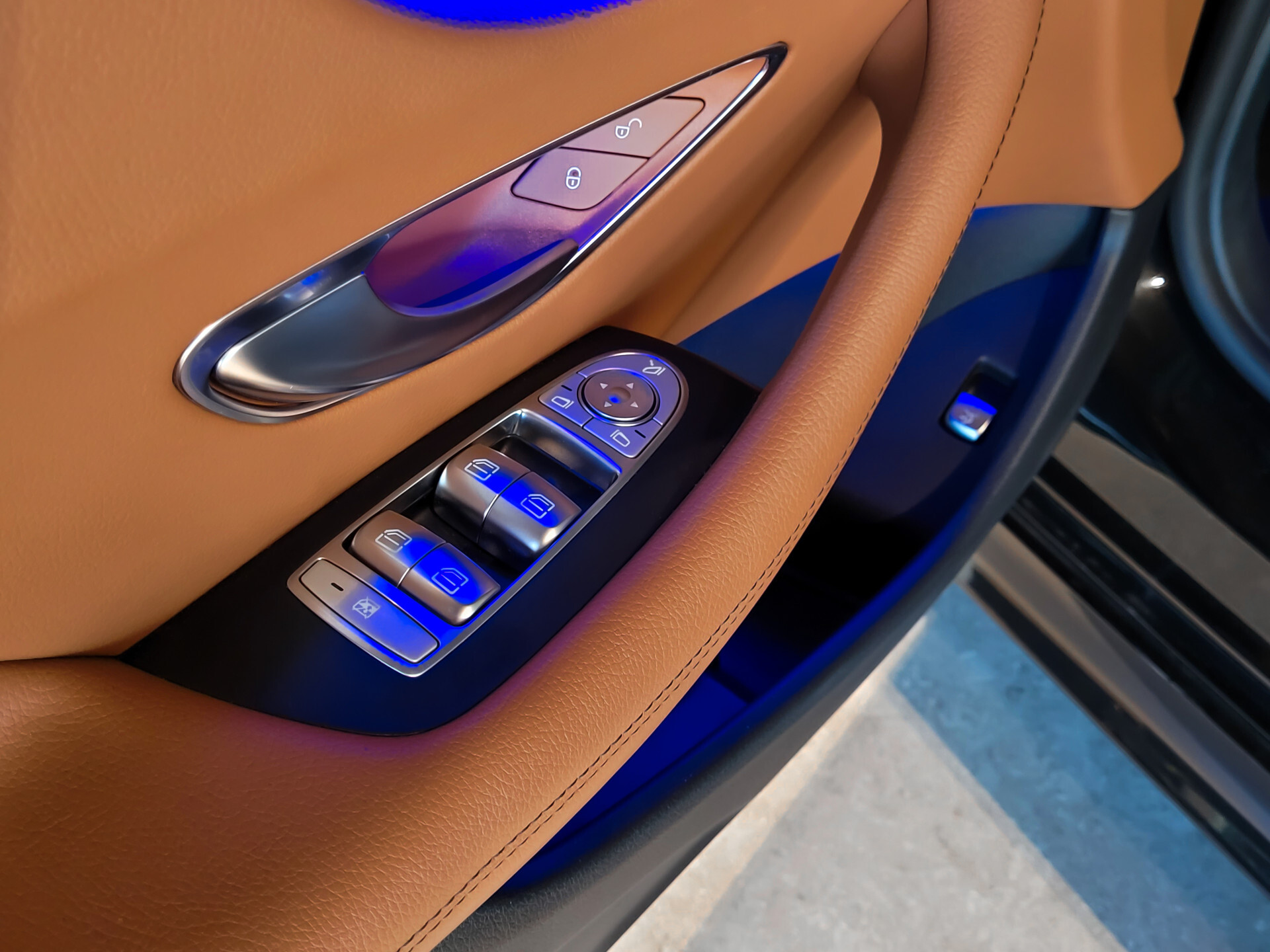 Mercedes-Benz E-Klasse Cabrio 200 AMG Premium Plus Foto 15