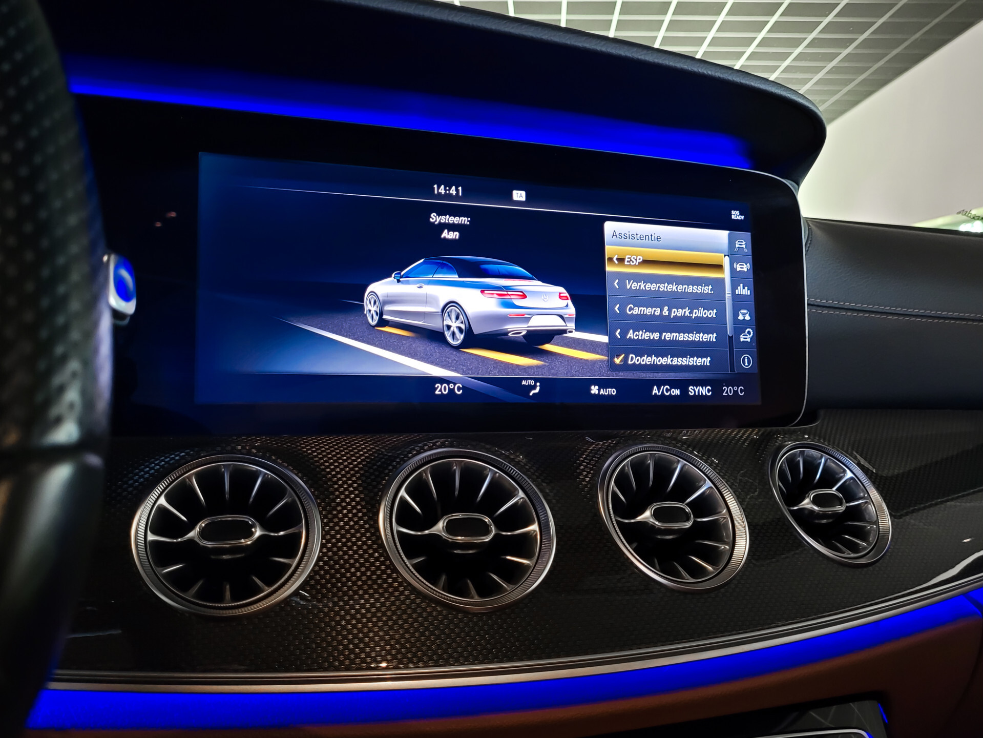 Mercedes-Benz E-Klasse Cabrio 200 AMG Premium Plus Foto 20