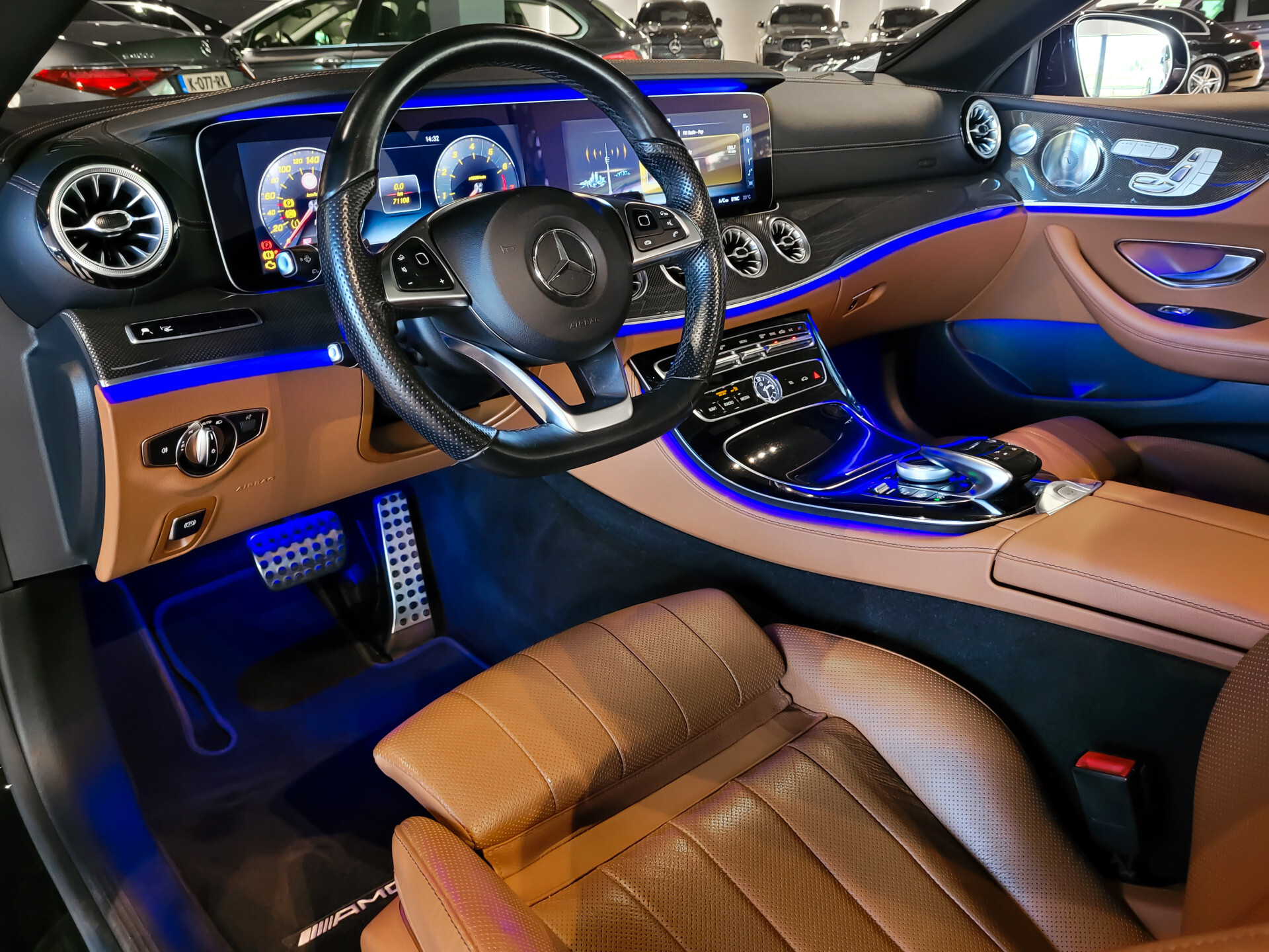 Mercedes-Benz E-Klasse Cabrio 200 AMG Premium Plus Foto 21