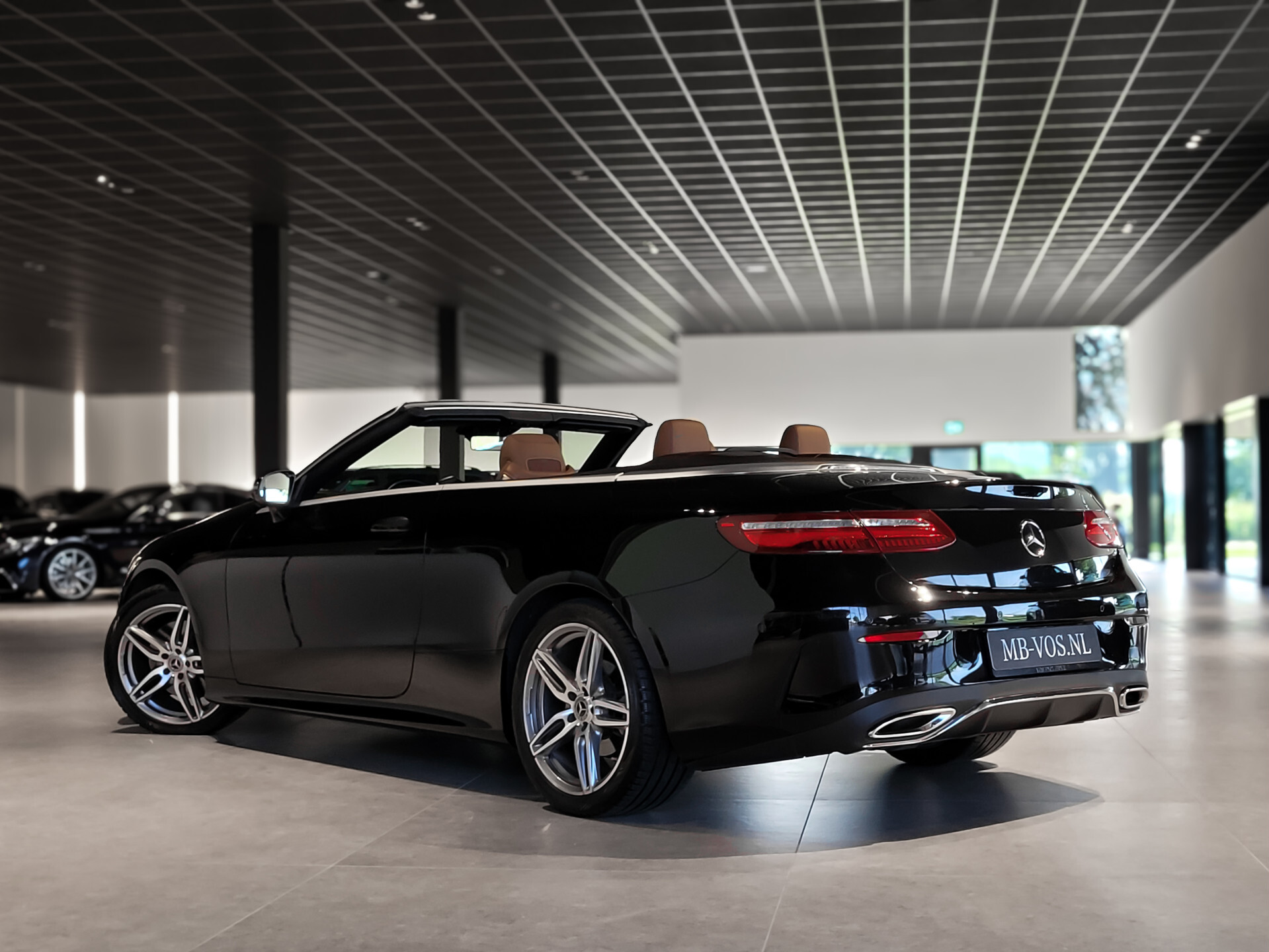 Mercedes-Benz E-Klasse Cabrio 200 AMG Premium Plus Foto 3